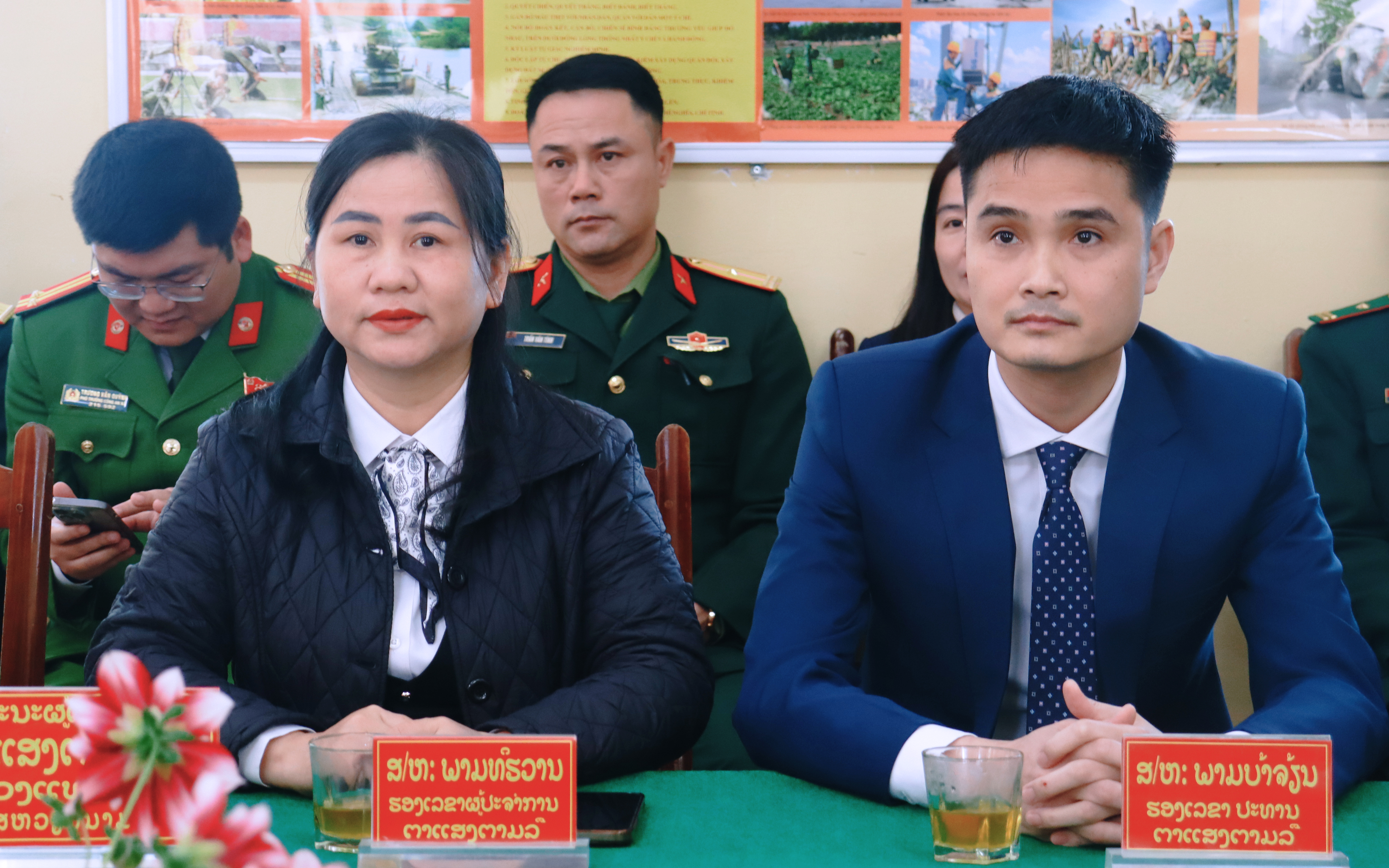 Anh-tin-bai