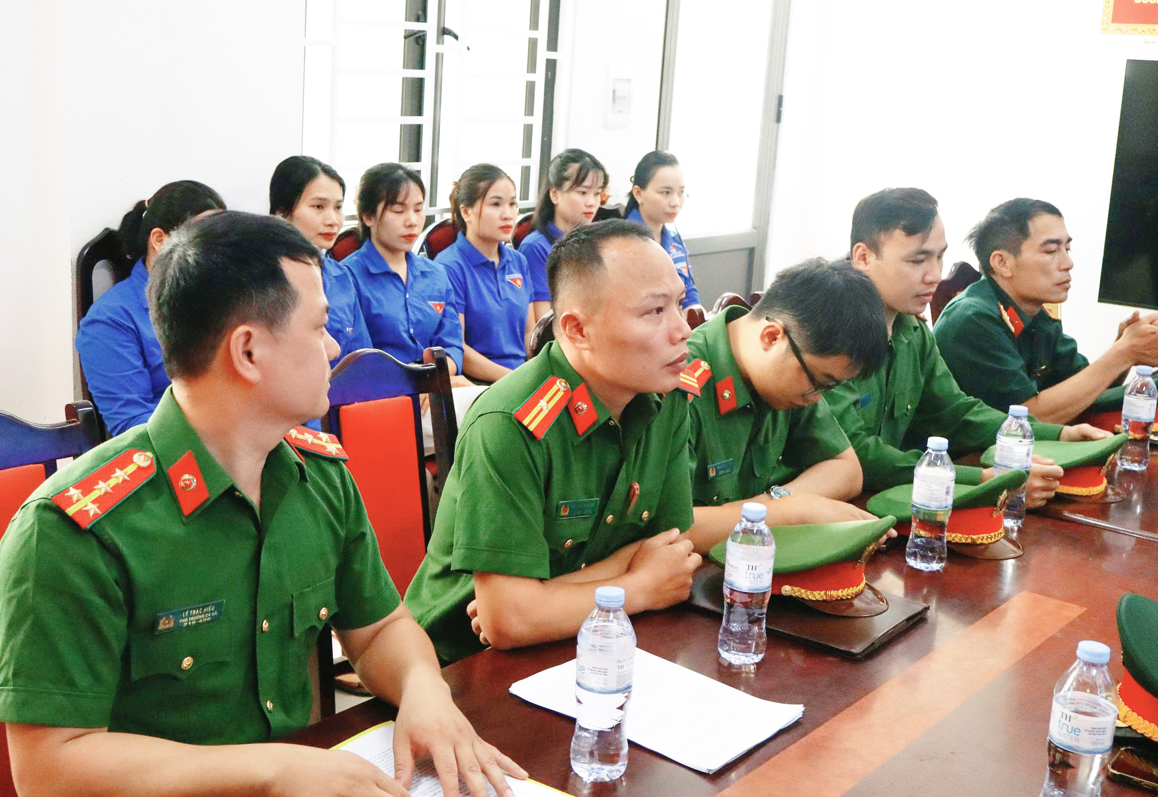Anh-tin-bai