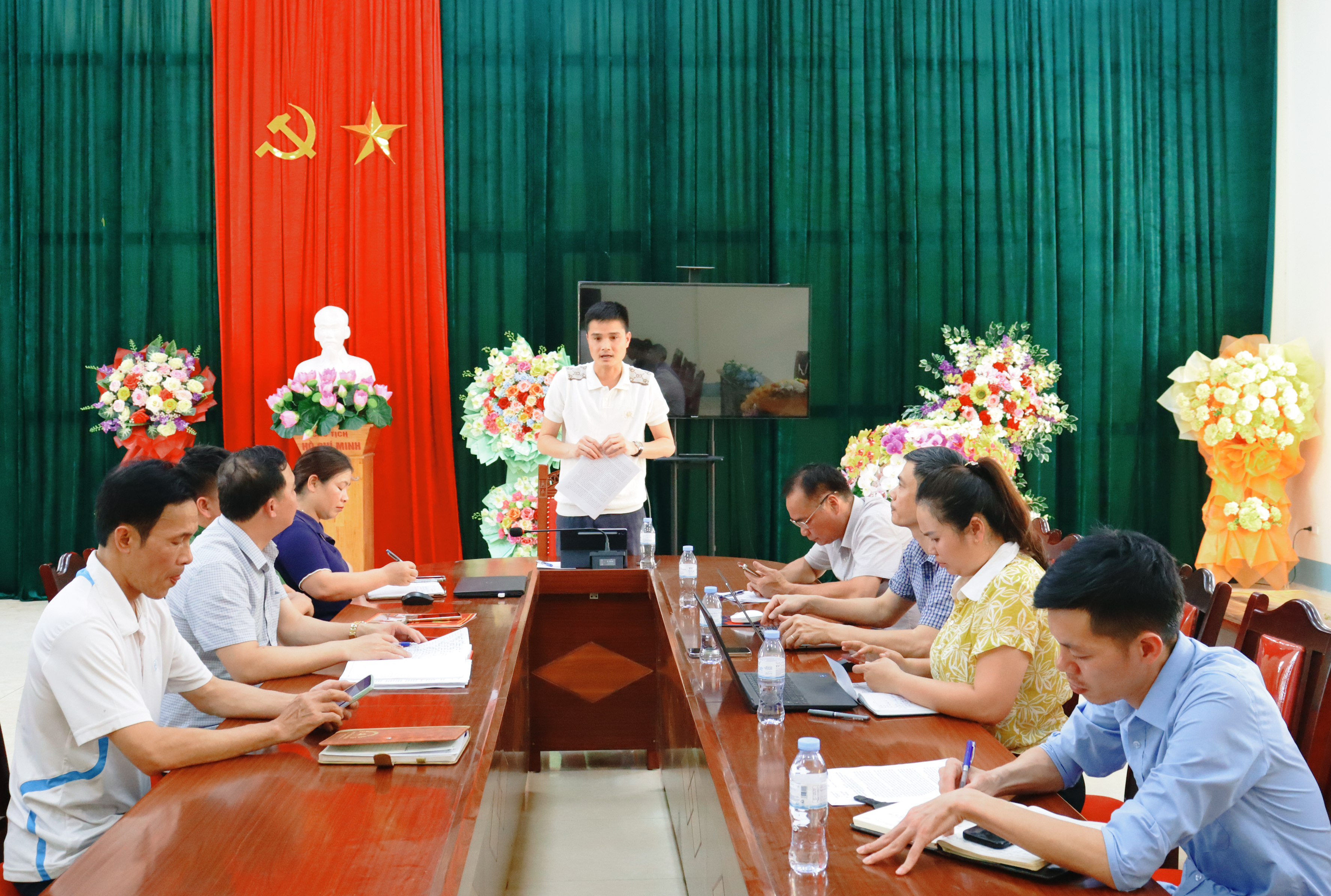 Anh-tin-bai