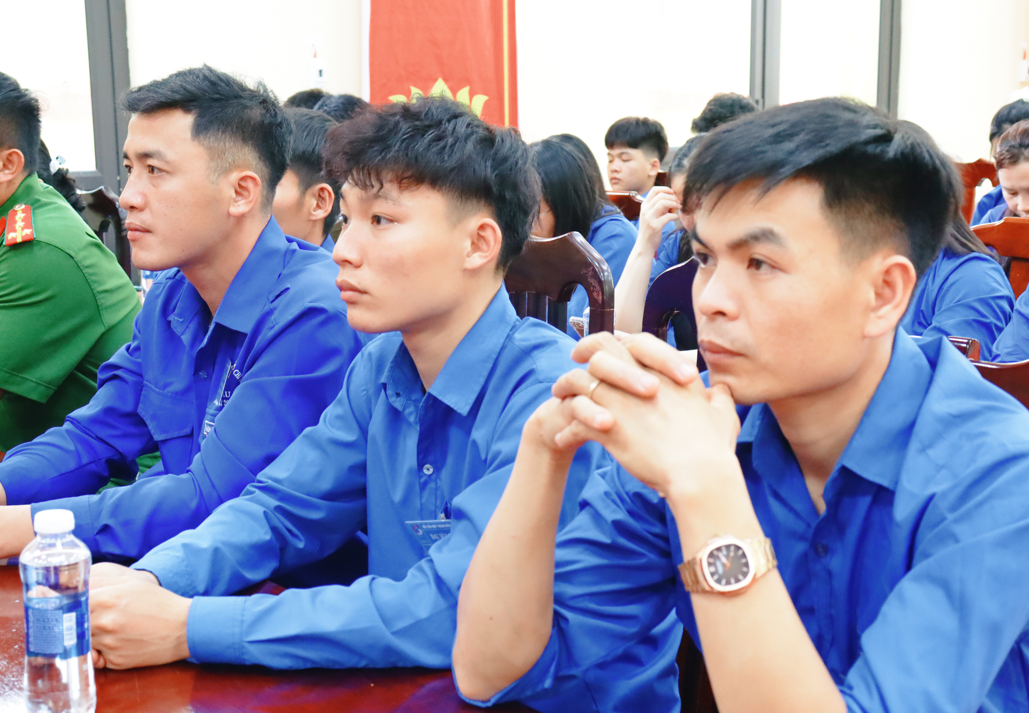 Anh-tin-bai