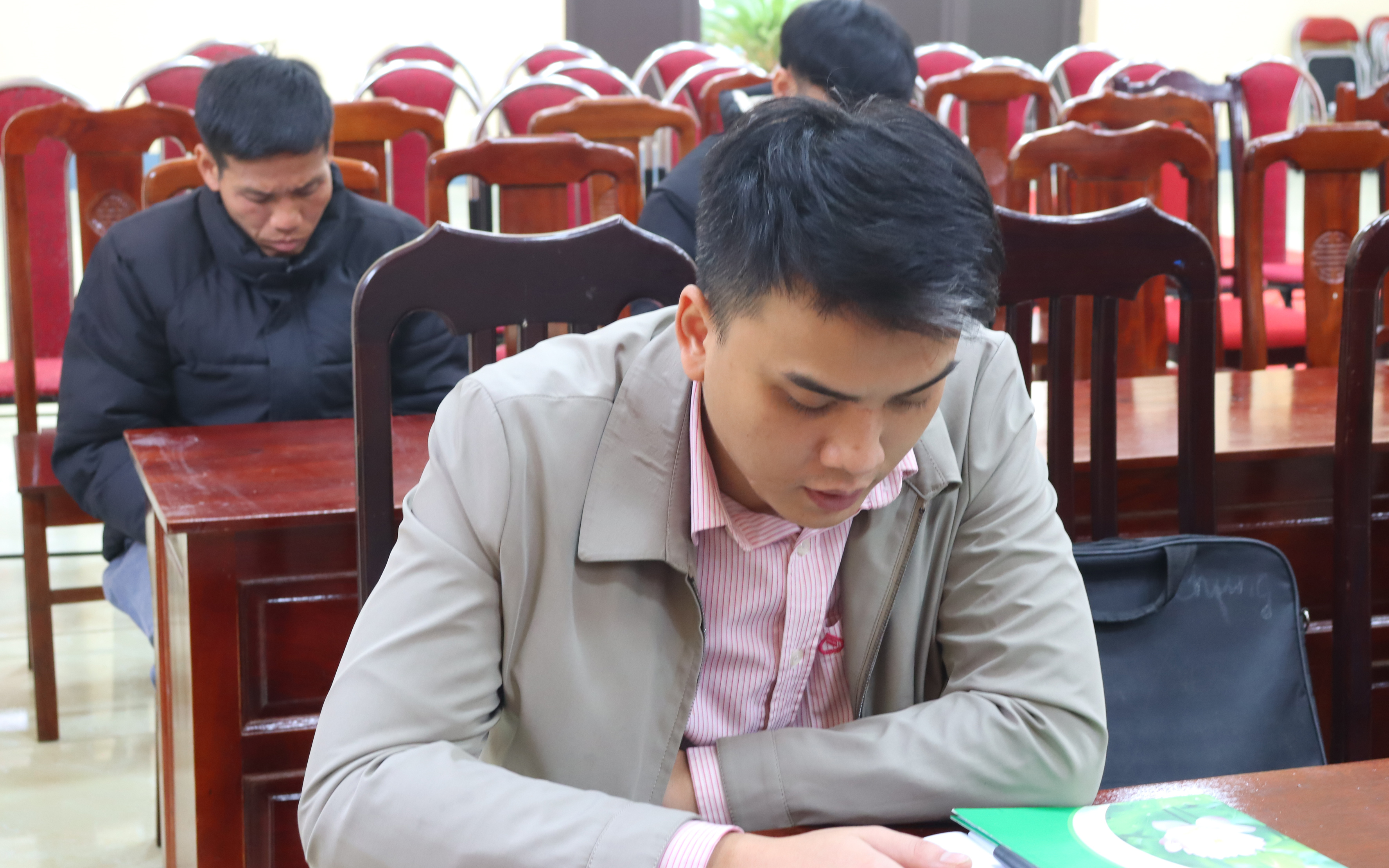 Anh-tin-bai