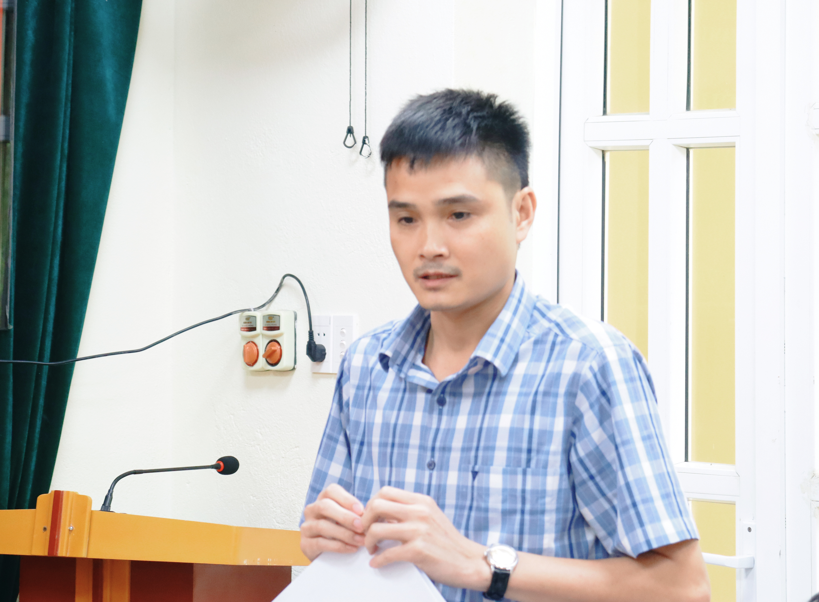 Anh-tin-bai