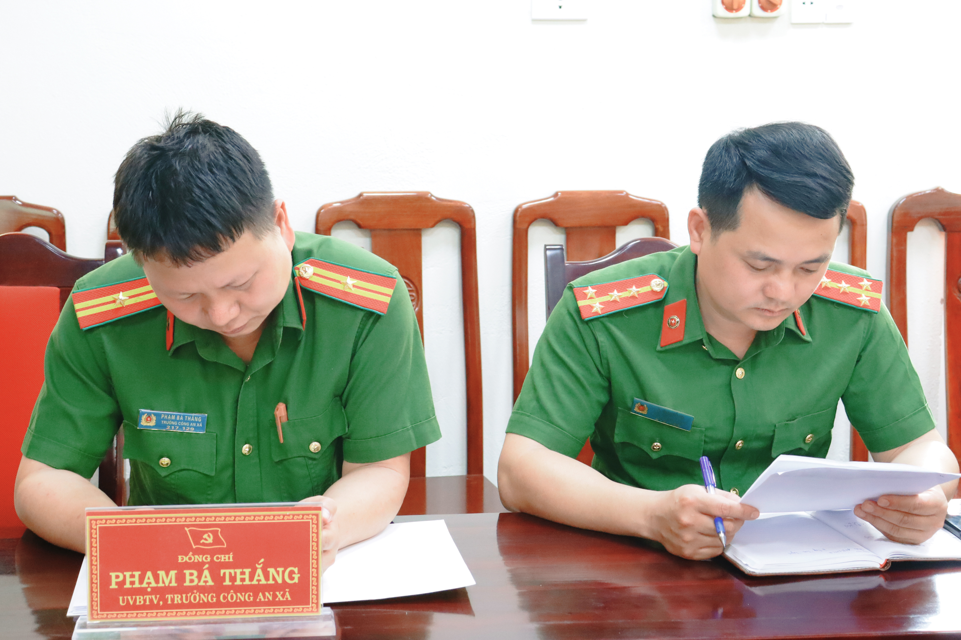 Anh-tin-bai