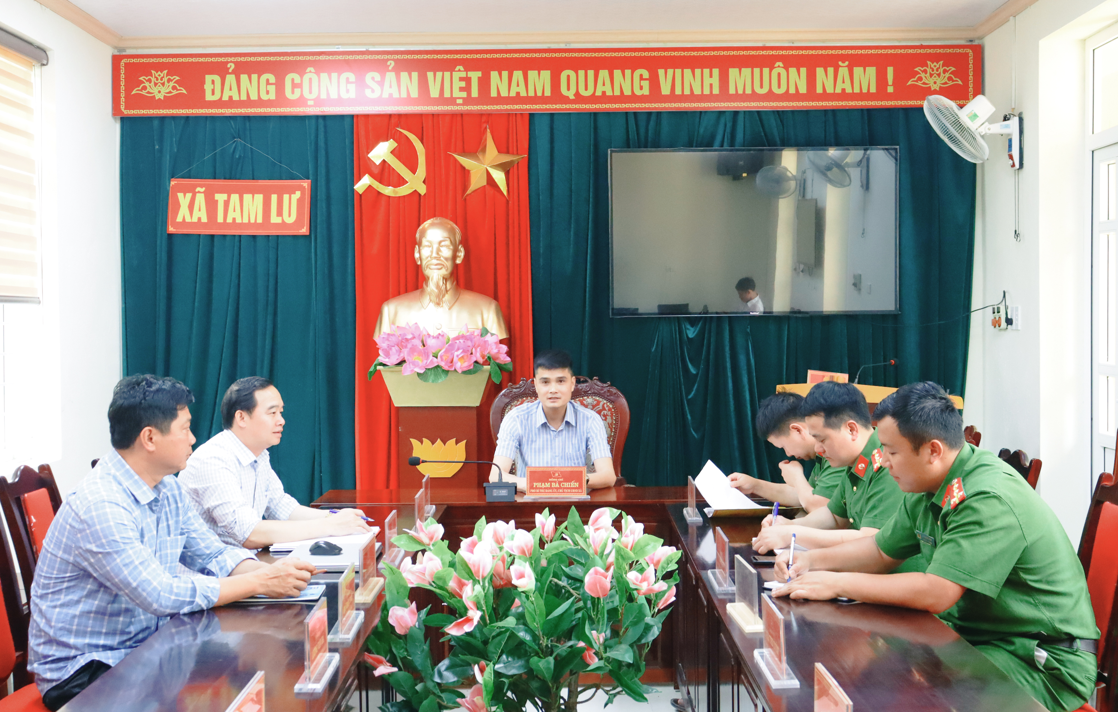 Anh-tin-bai