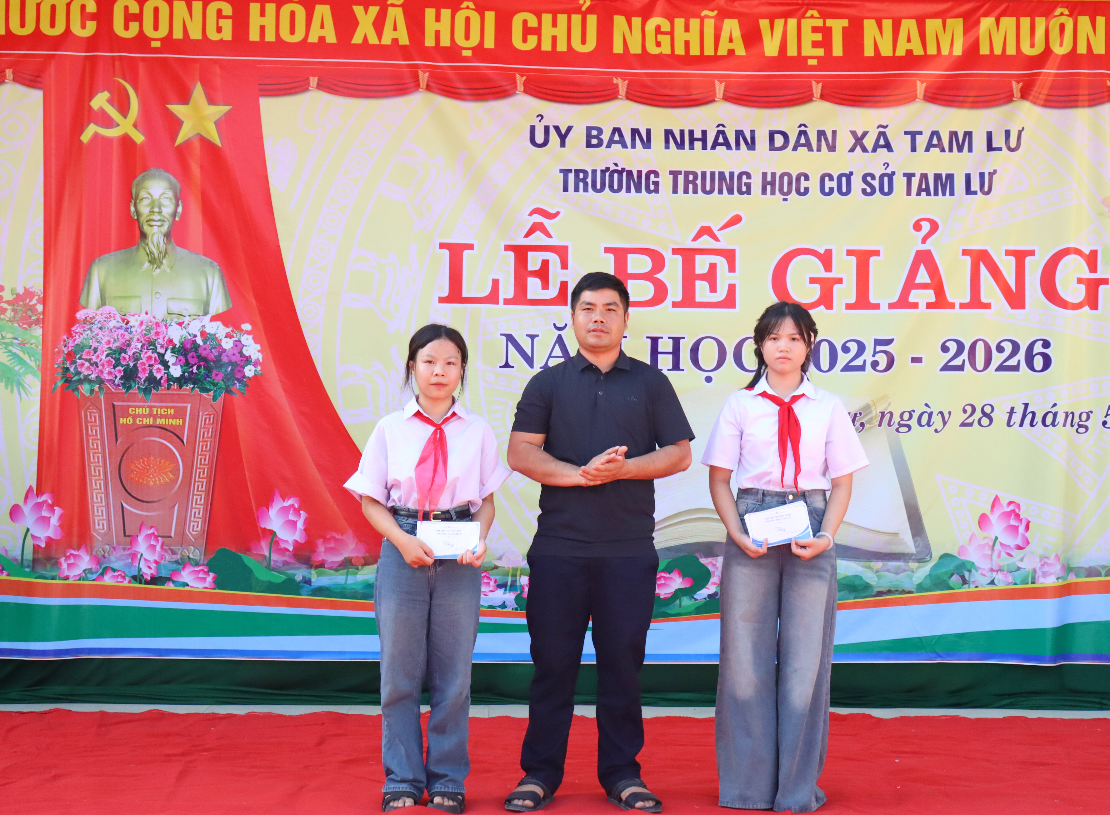 Anh-tin-bai
