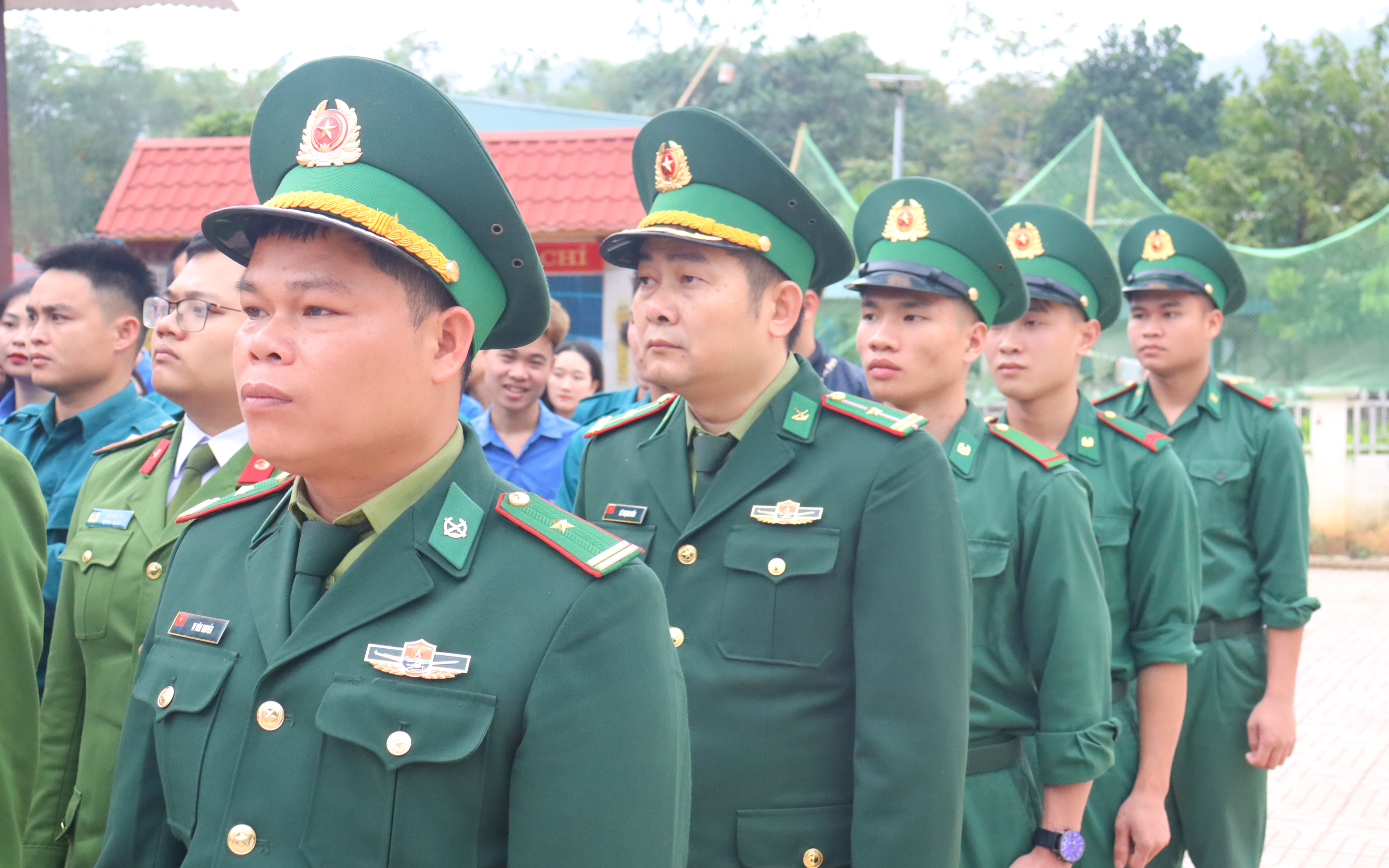 Anh-tin-bai