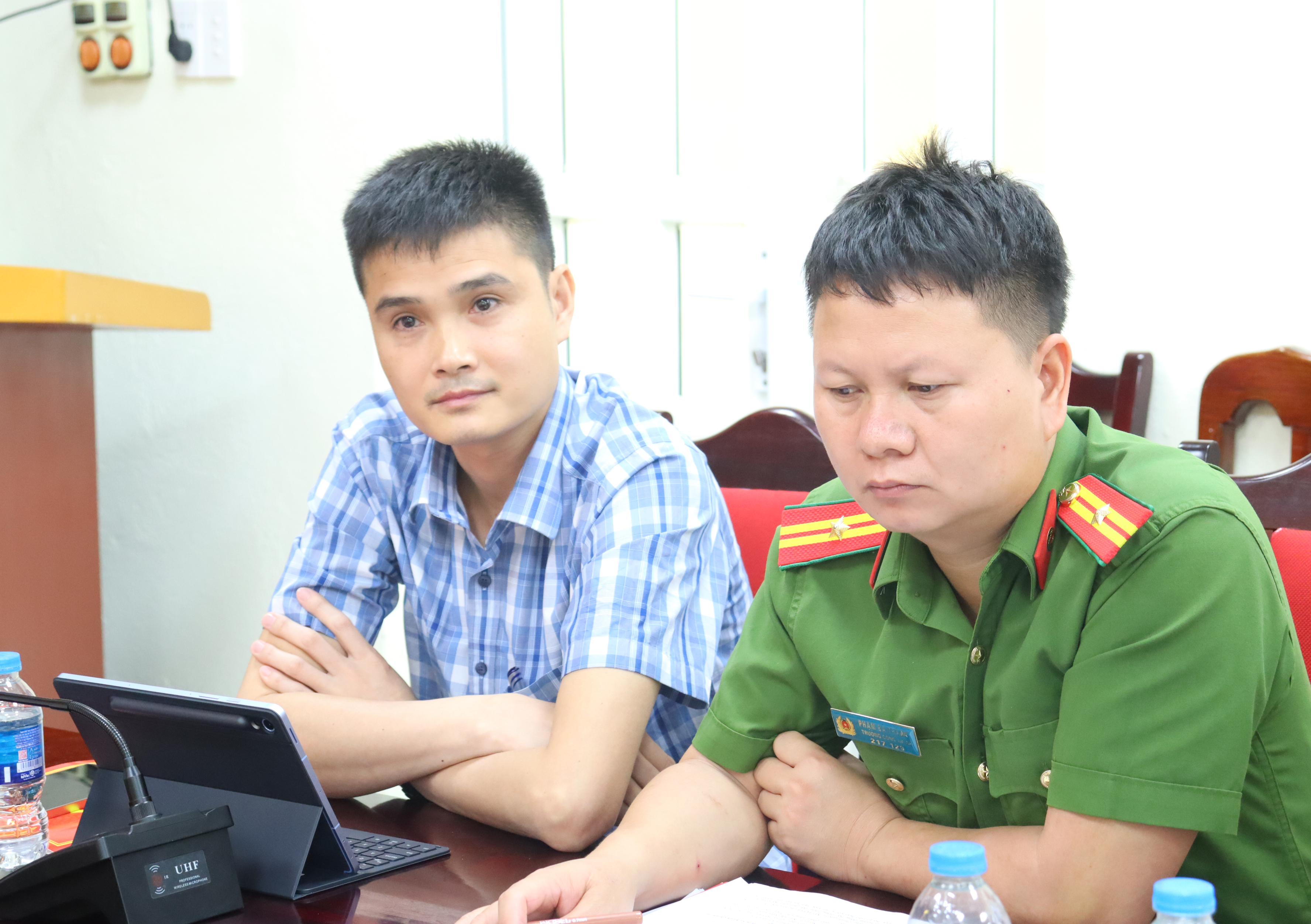 Anh-tin-bai