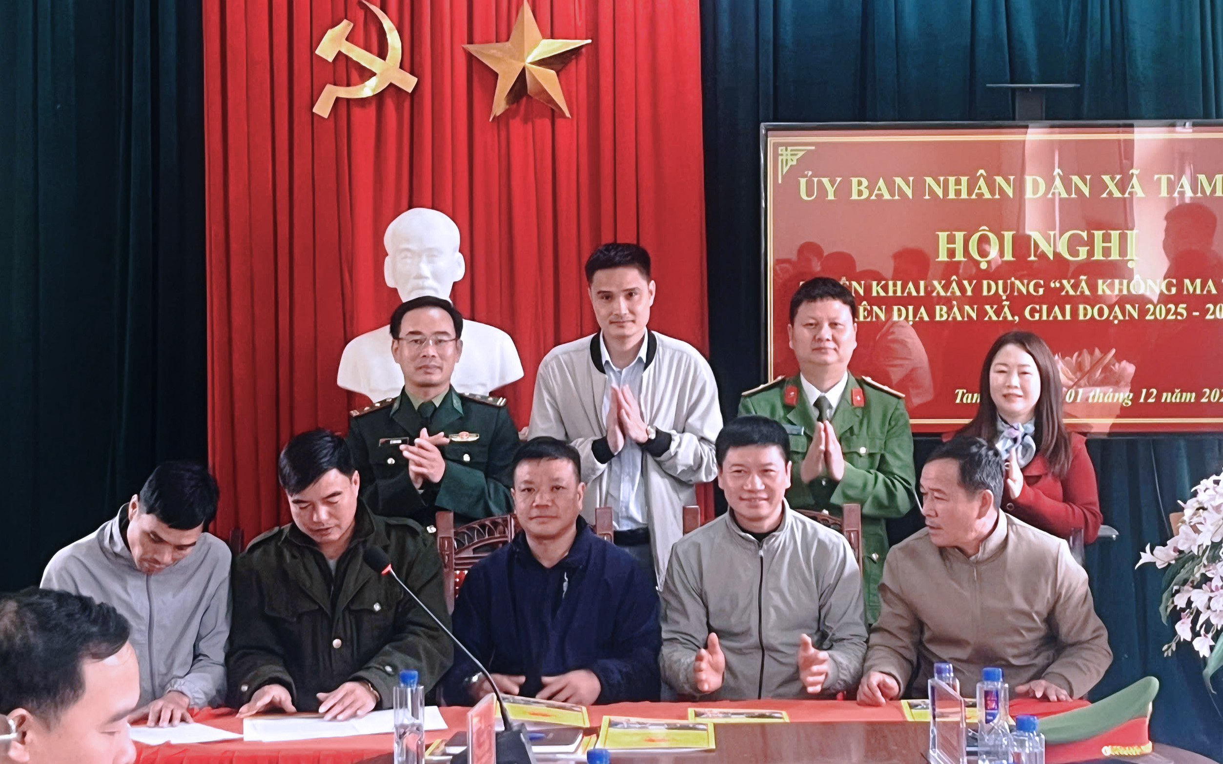 Anh-tin-bai