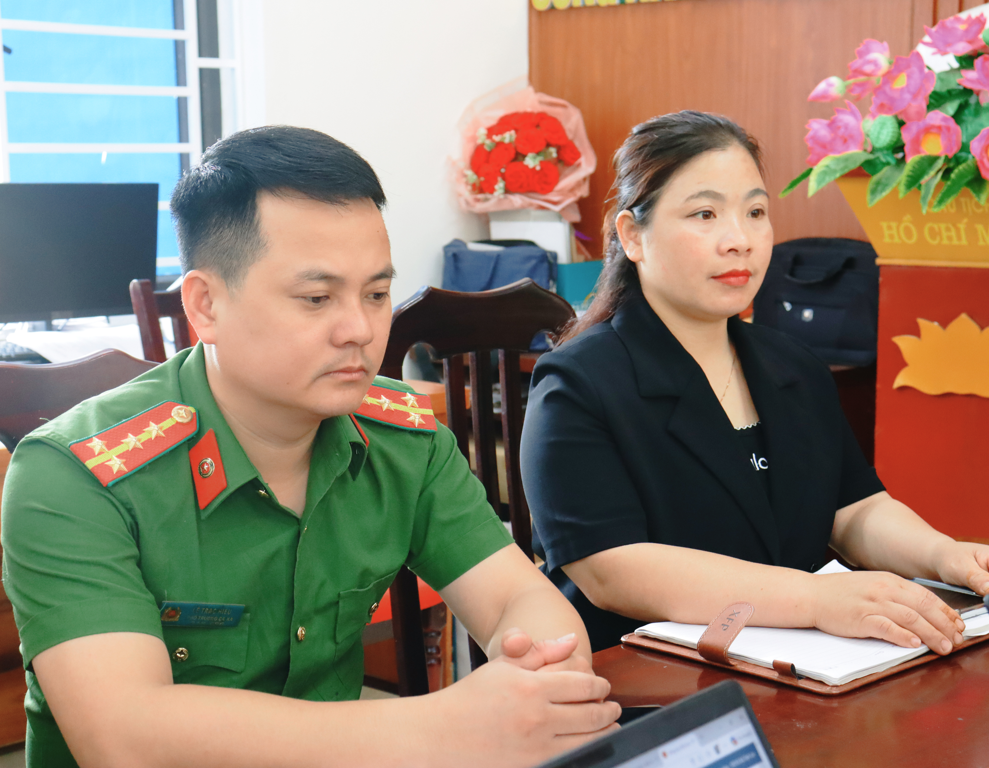 Anh-tin-bai