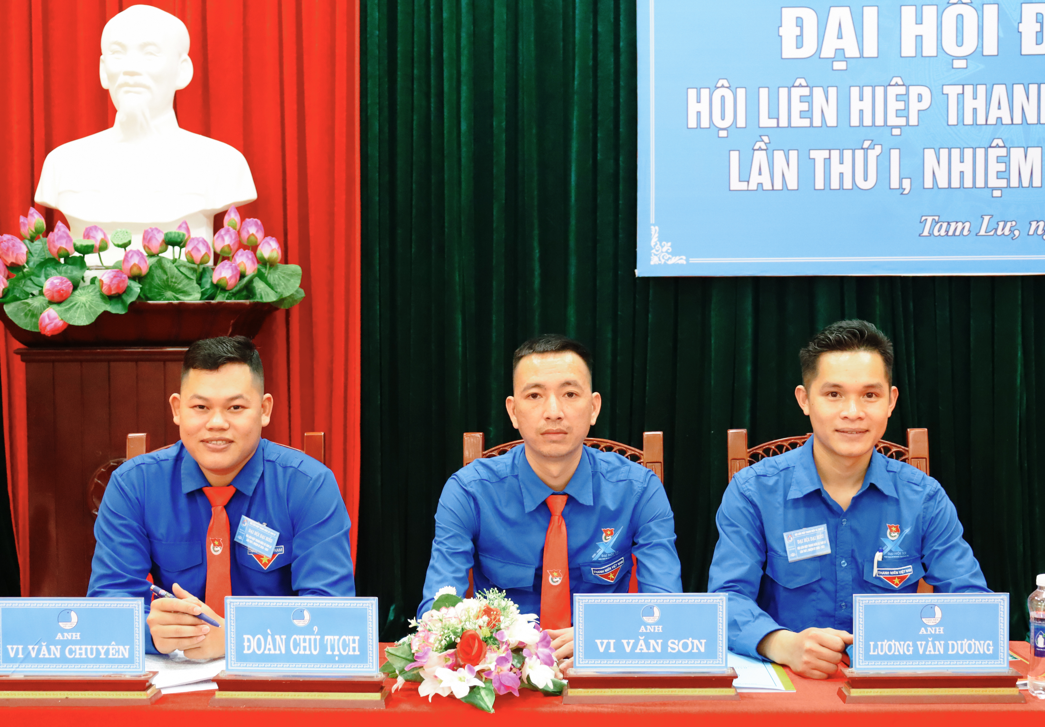 Anh-tin-bai