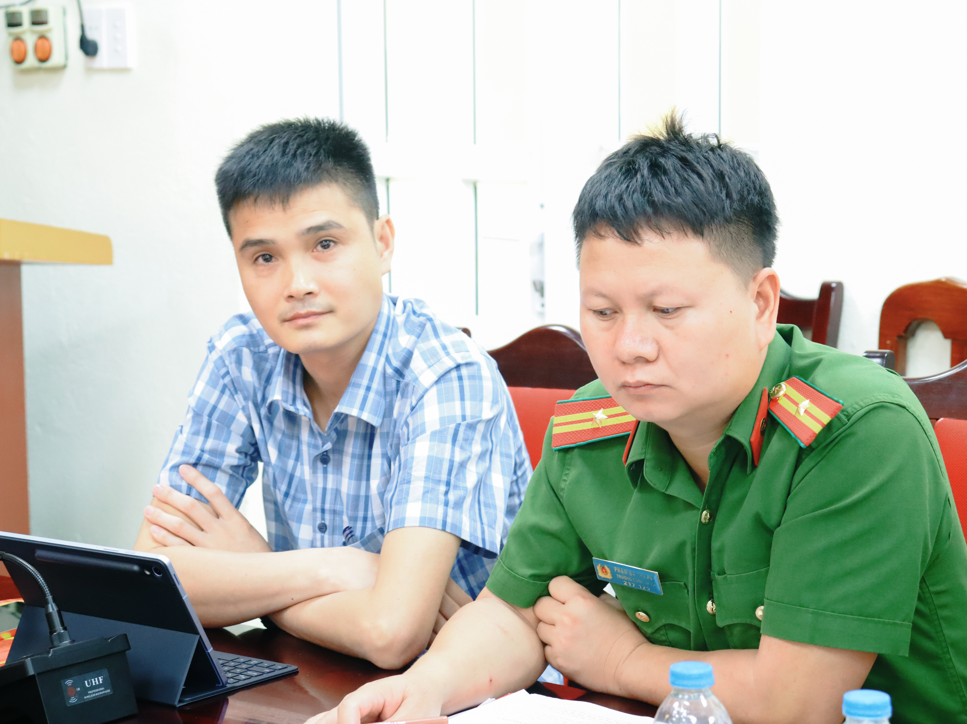 Anh-tin-bai