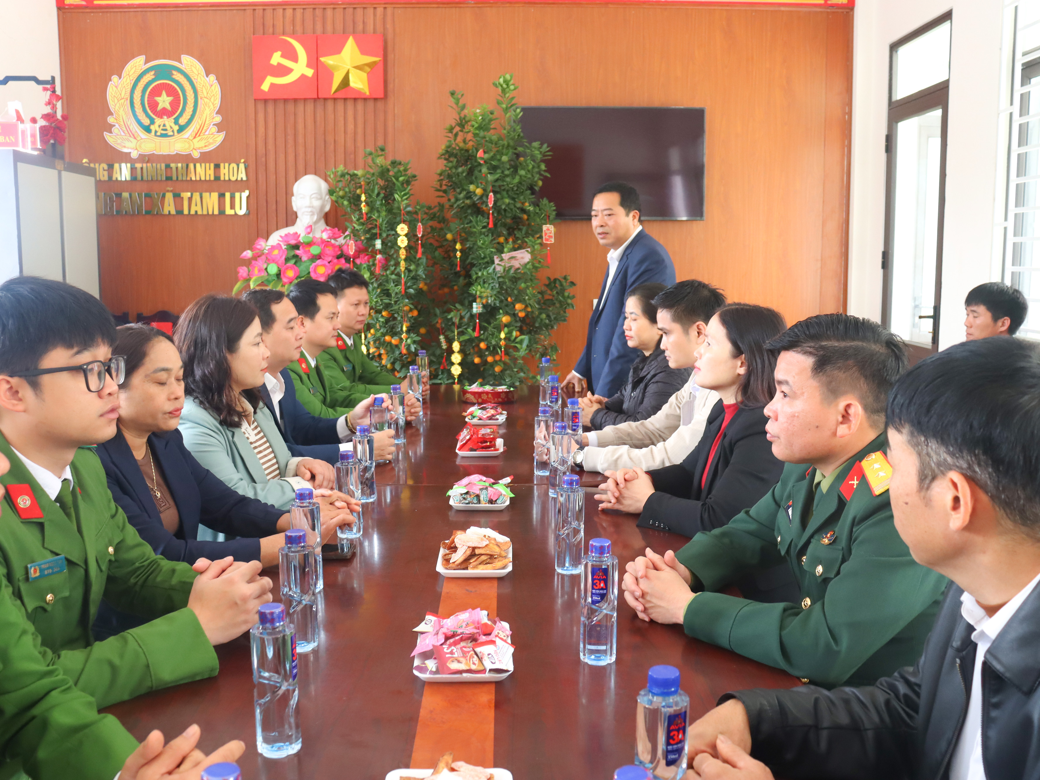 Anh-tin-bai