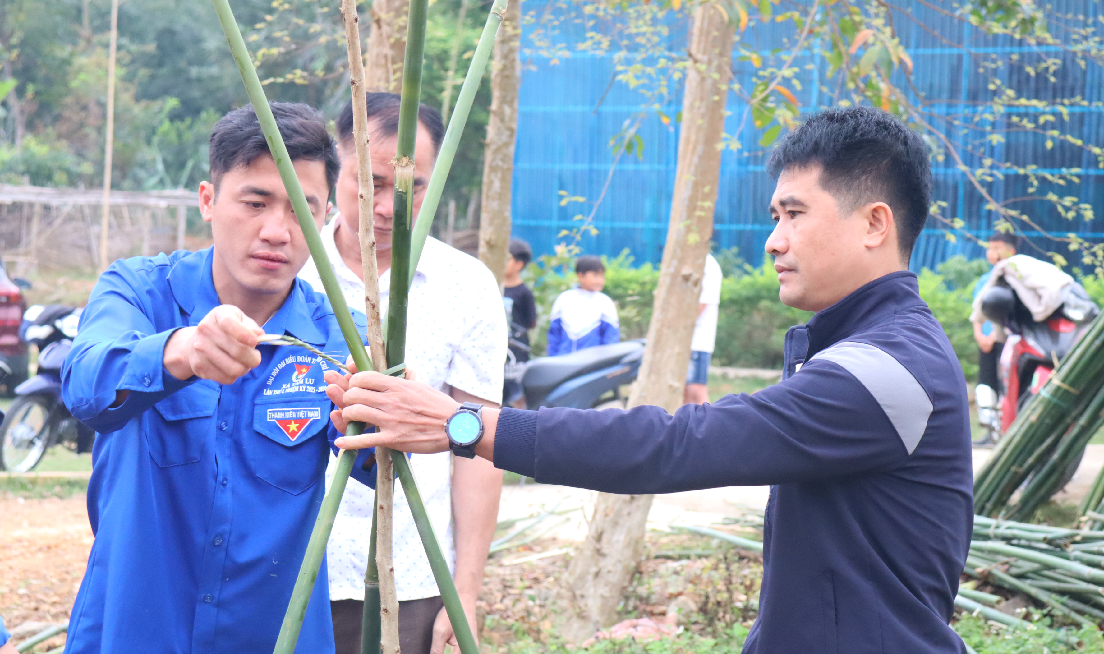 Anh-tin-bai
