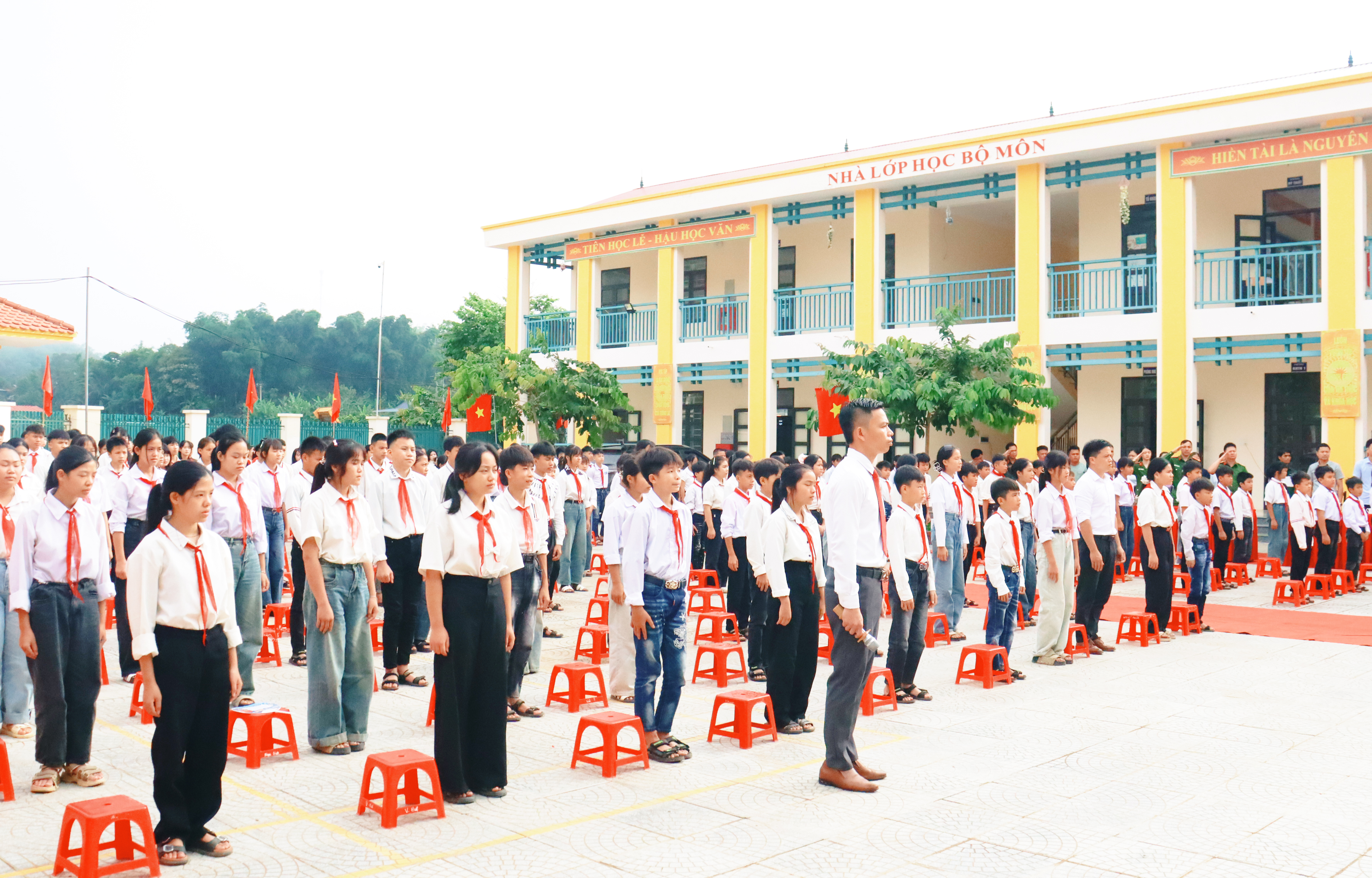 Anh-tin-bai