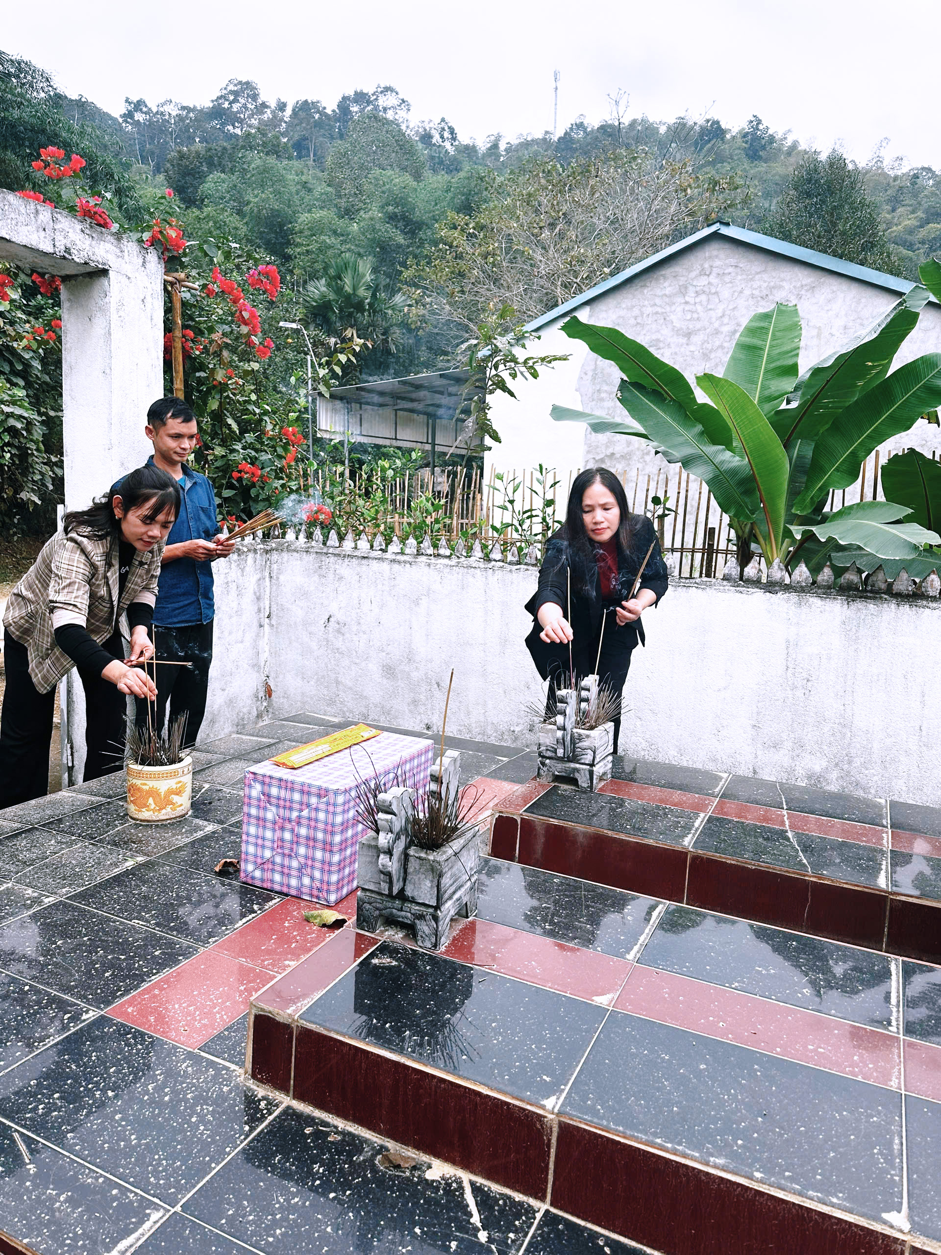 Anh-tin-bai