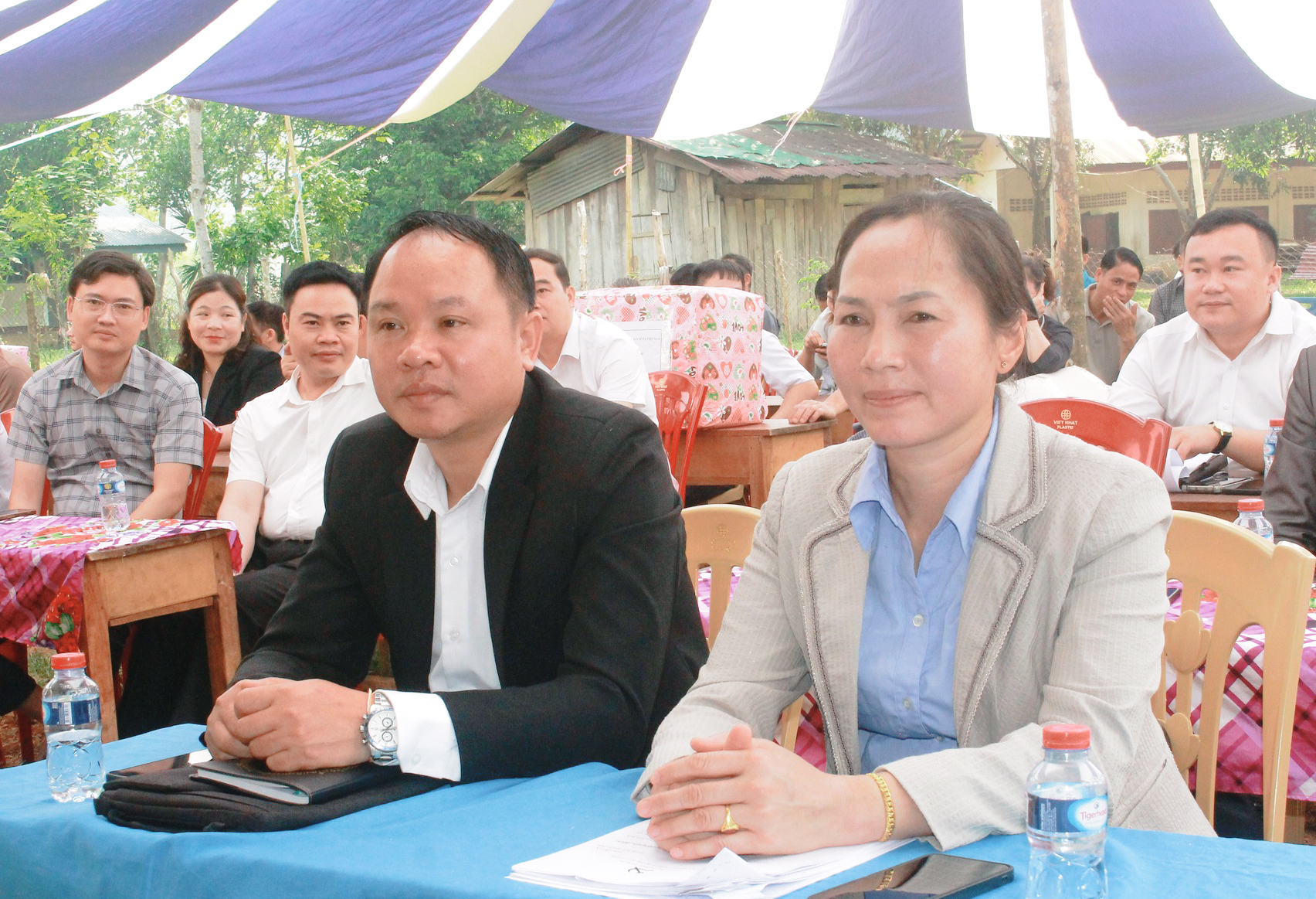 Anh-tin-bai