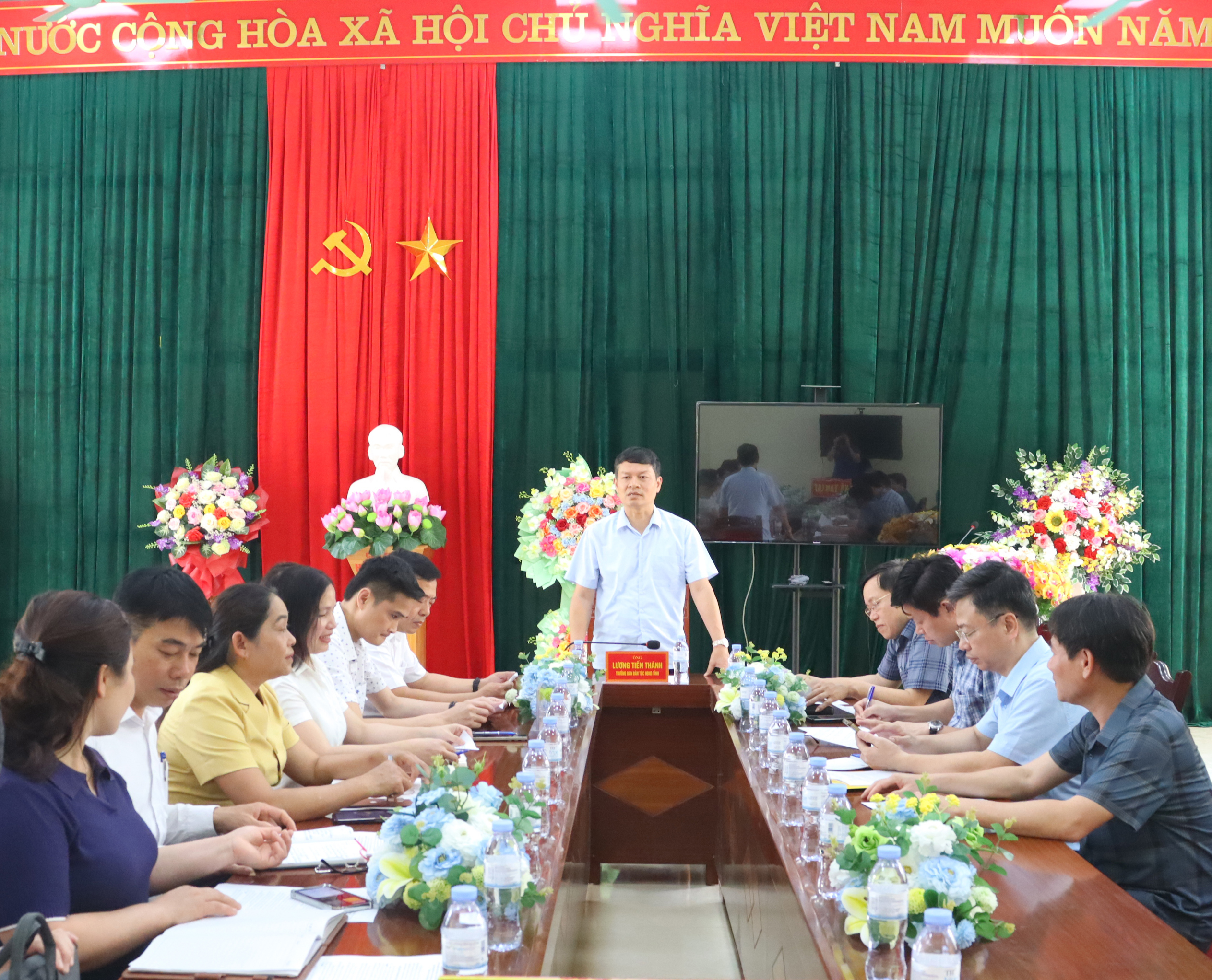 Anh-tin-bai