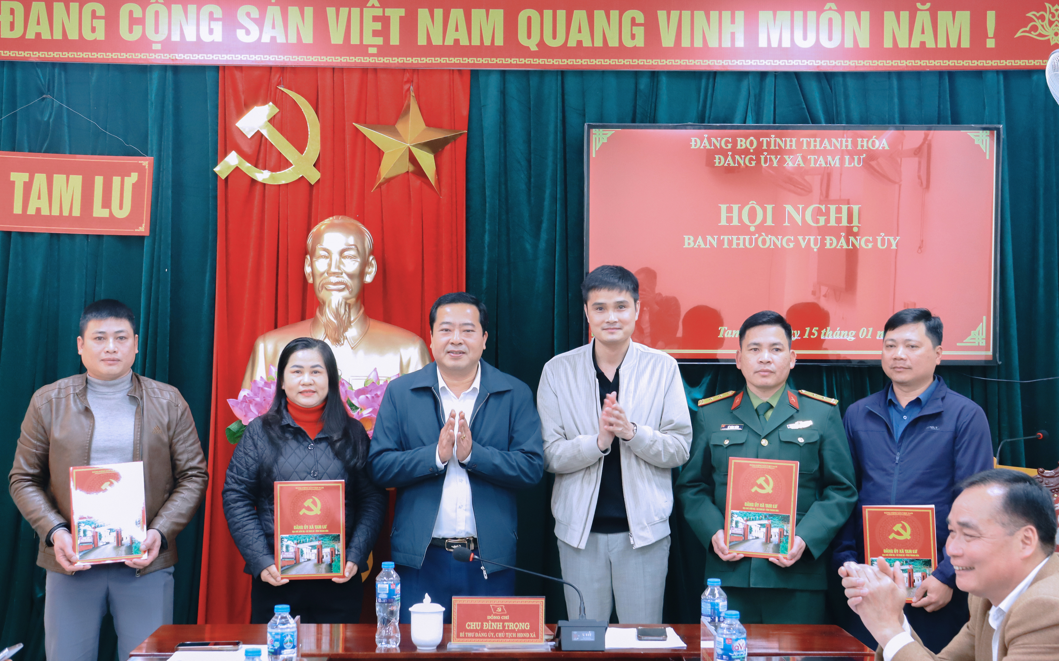 Anh-tin-bai
