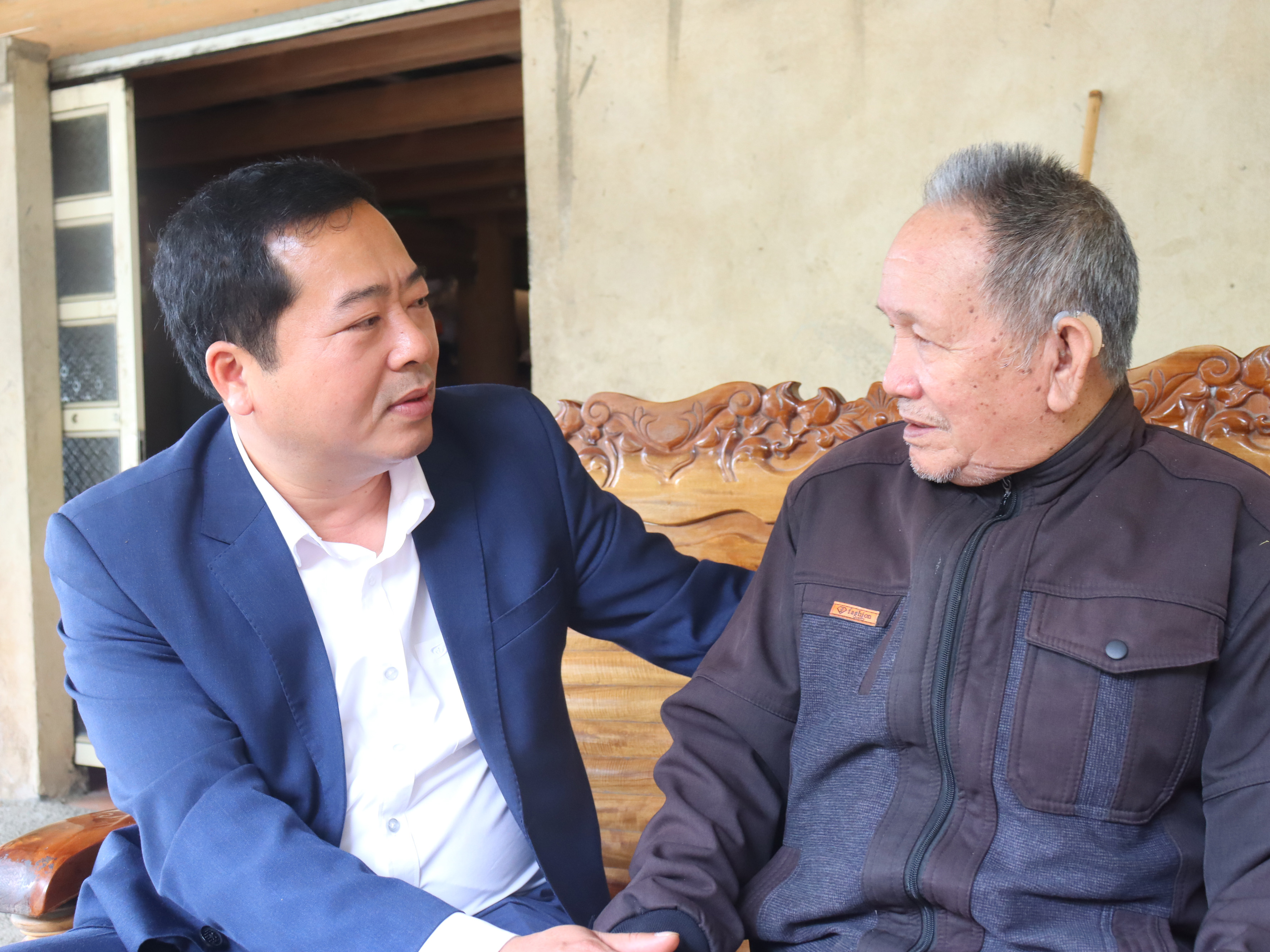 Anh-tin-bai