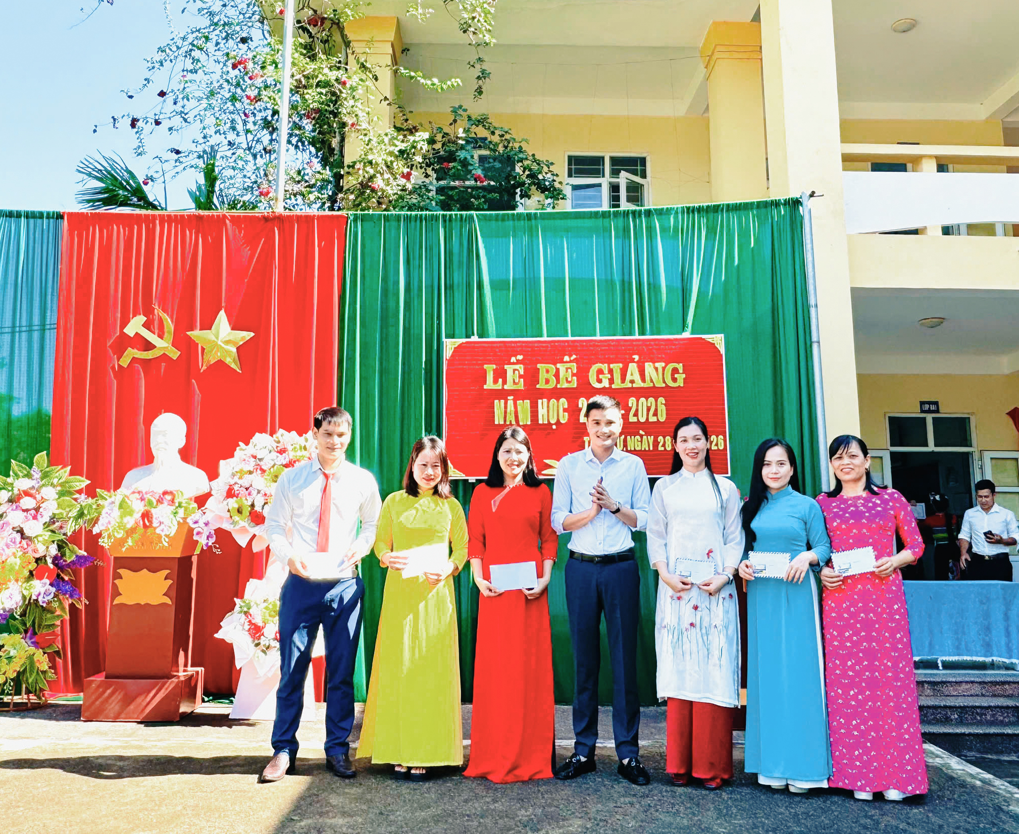 Anh-tin-bai