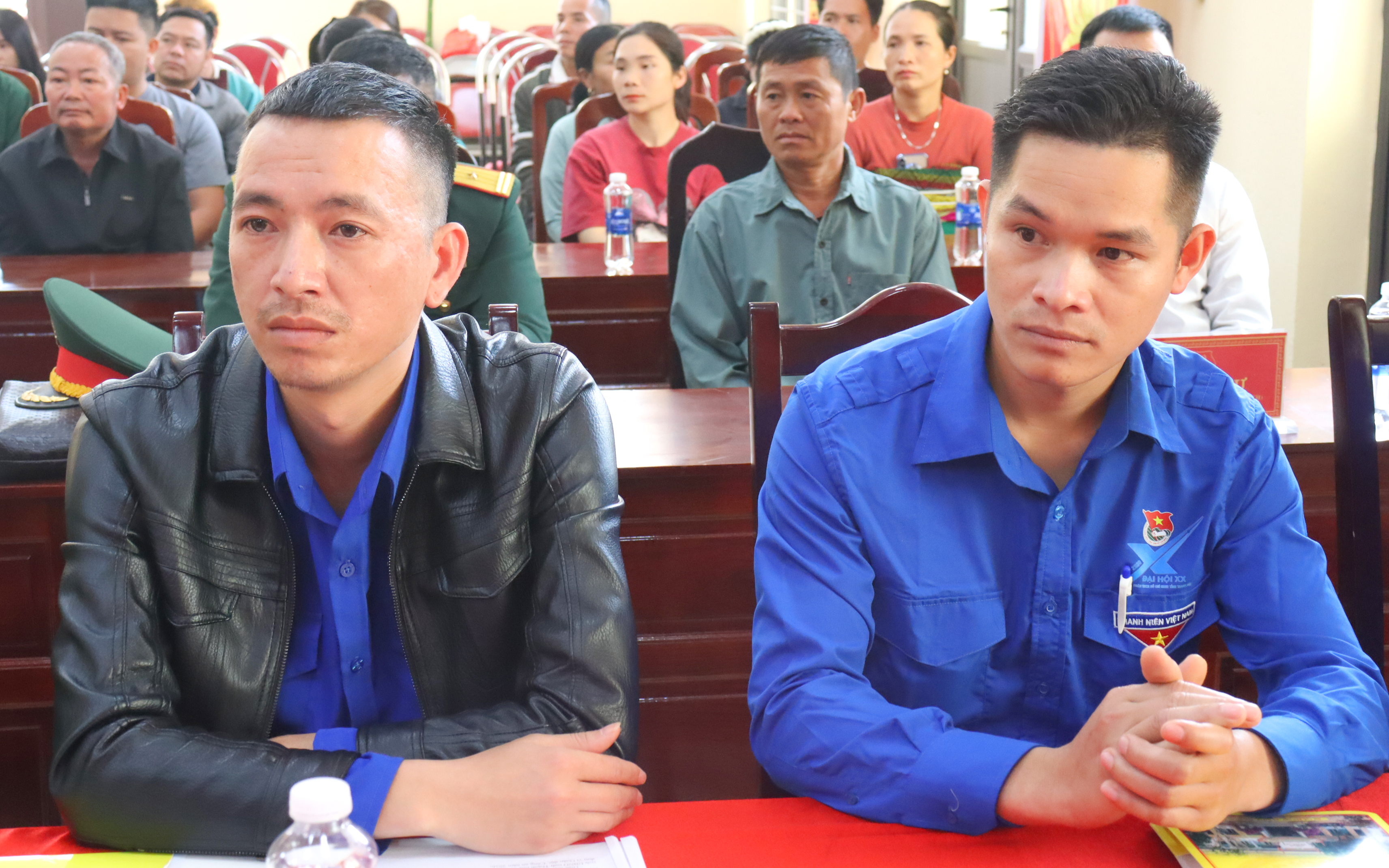 Anh-tin-bai