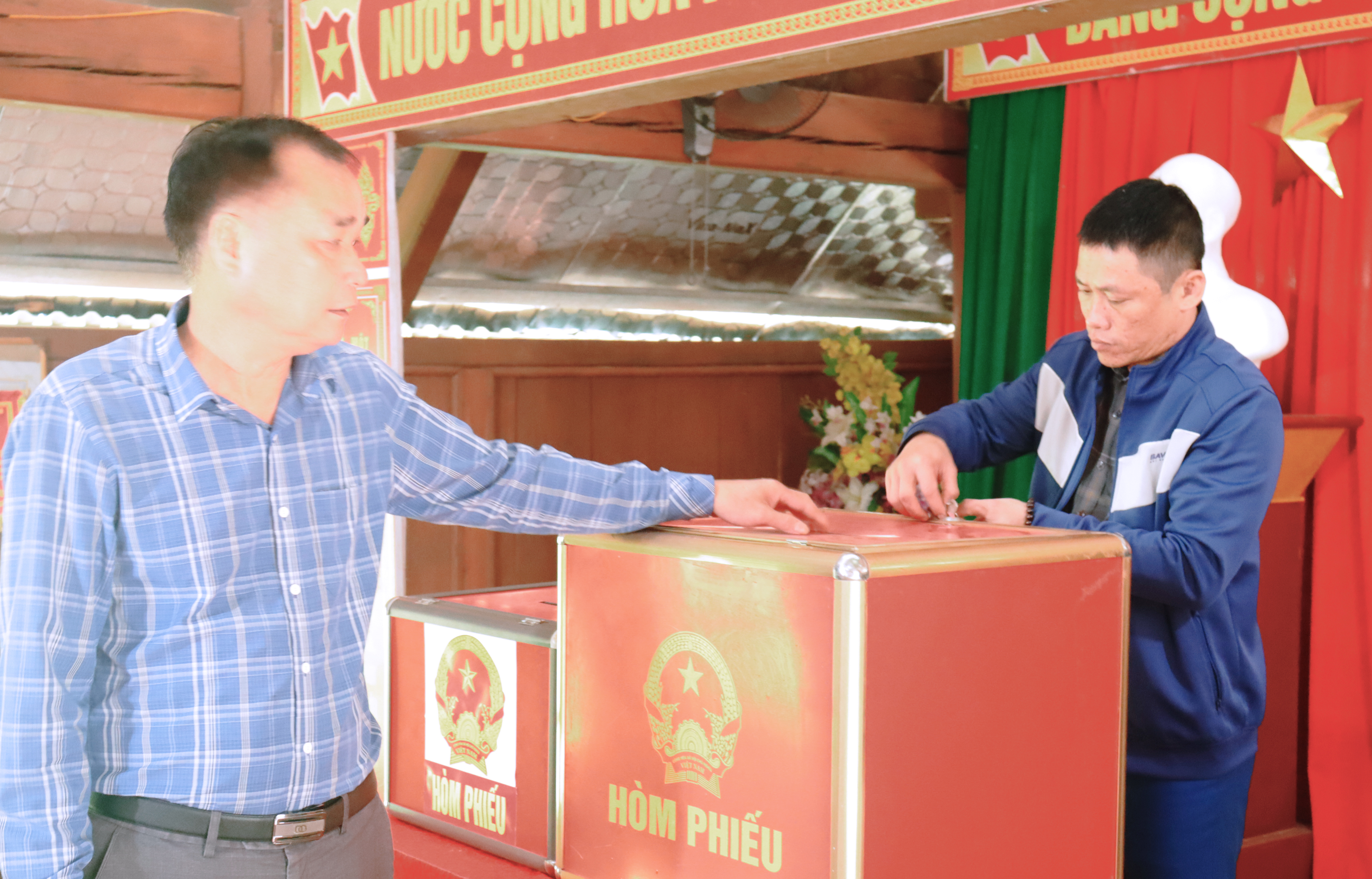 Anh-tin-bai