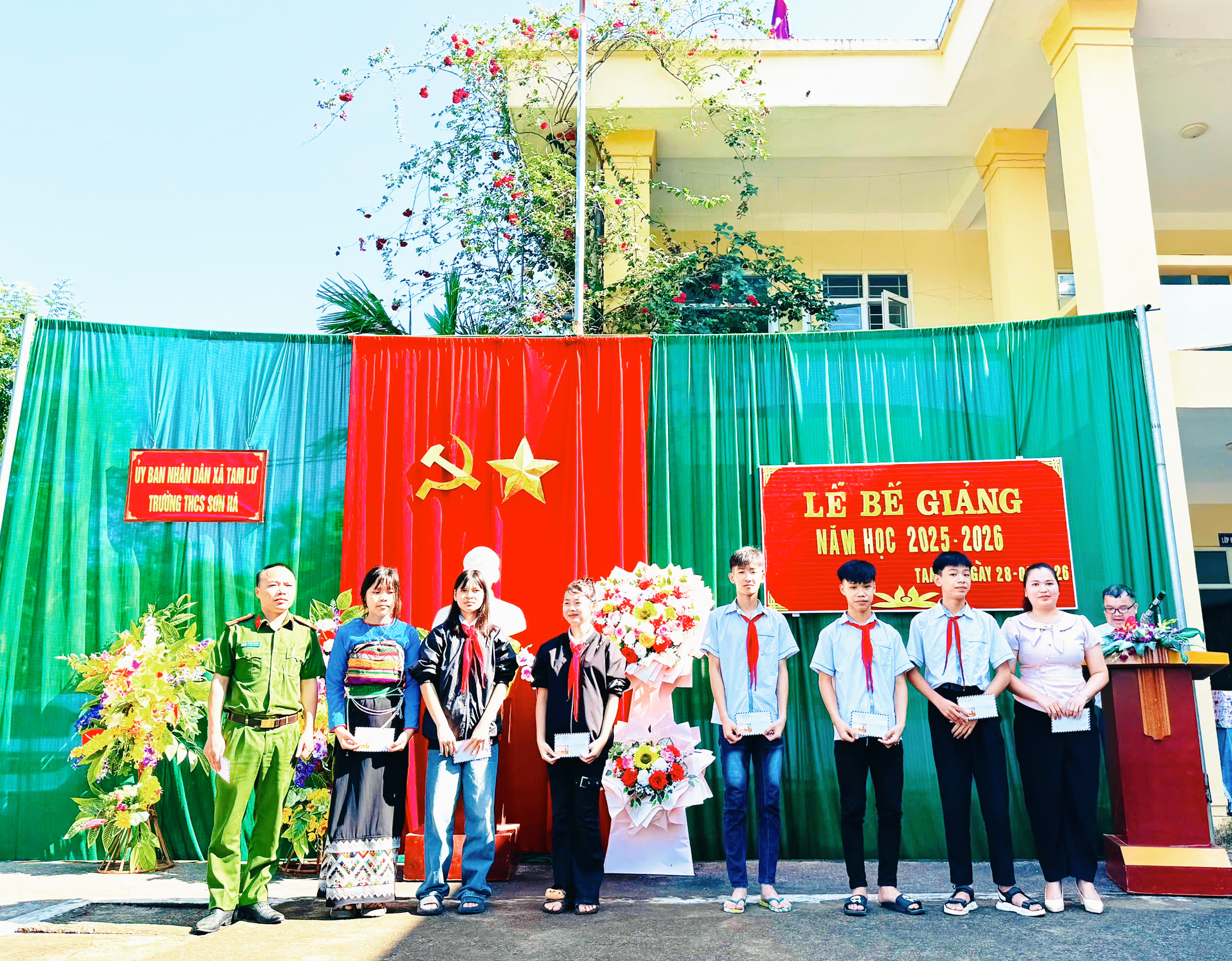 Anh-tin-bai