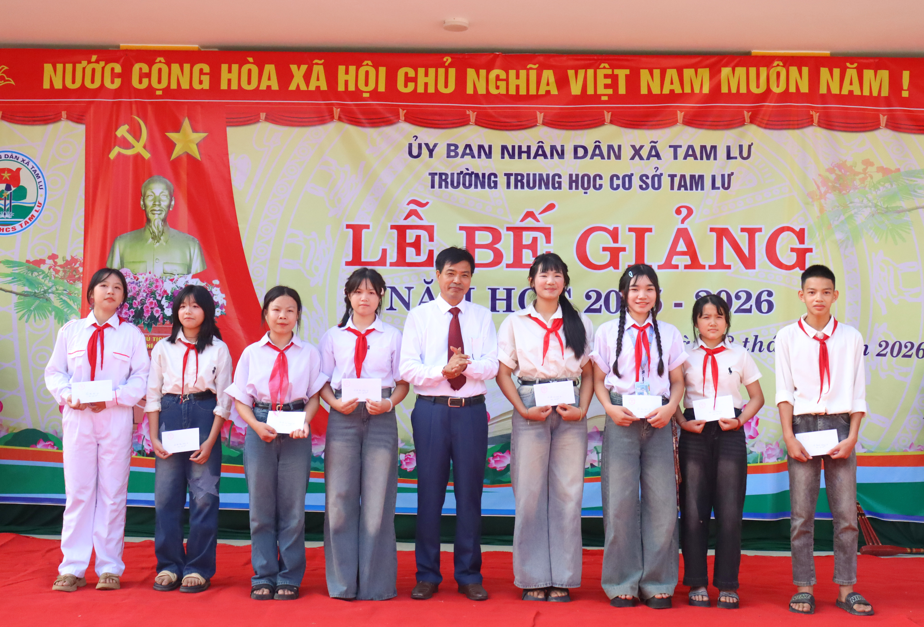 Anh-tin-bai