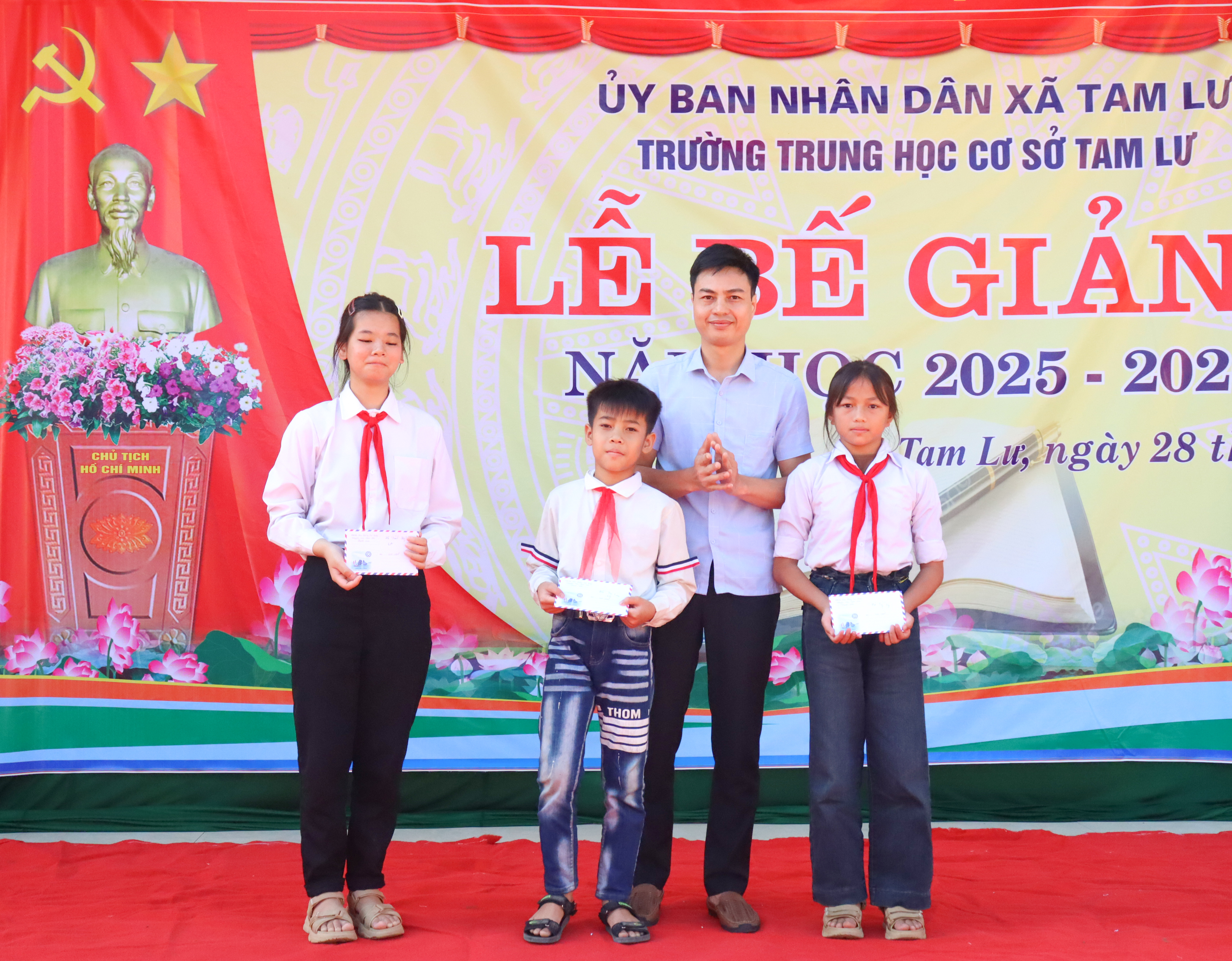 Anh-tin-bai