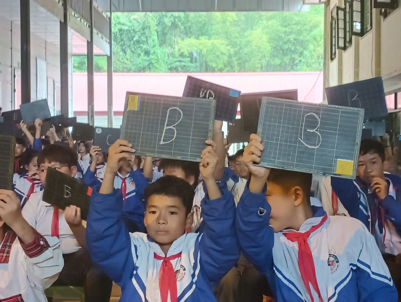 C:\Users\Admin\Desktop\Ảnh rung chuông\z7317832013838_3f3a1a68973cd256e2d1a1c9c2f5a941.jpg