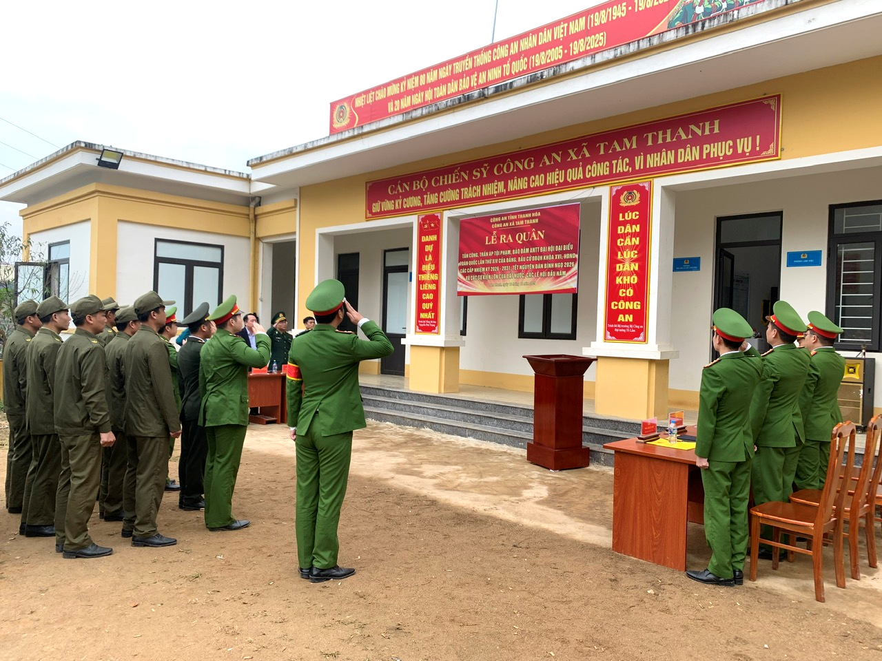 C:\Users\Admin\Desktop\Ảnh rung chuông\Ảnh công an\z7318548891078_904a505552f76a7ddb3934c7b172a48d.jpg