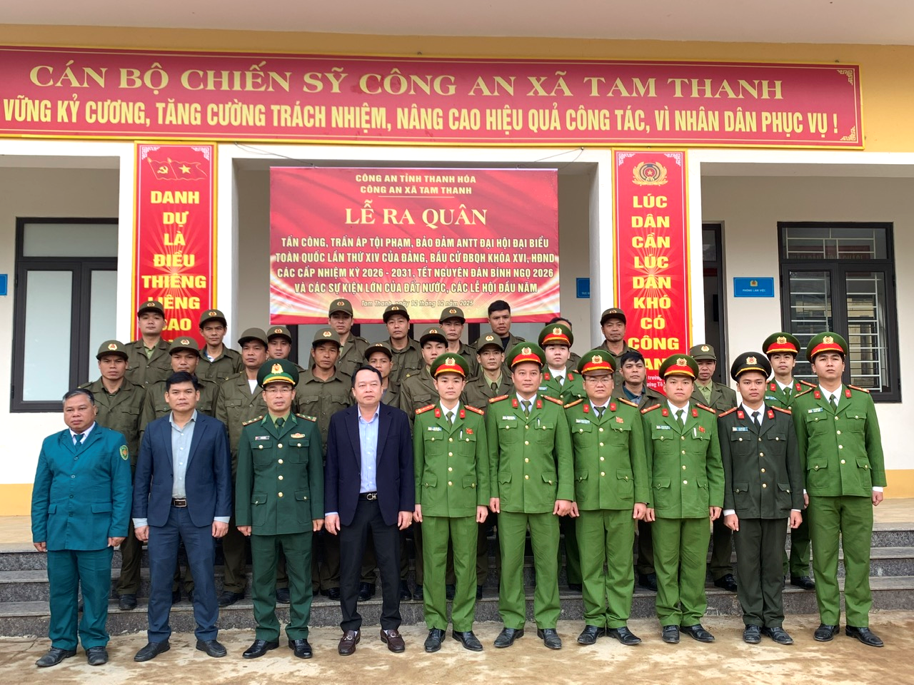 C:\Users\Admin\Desktop\Ảnh rung chuông\Ảnh công an\z7318551163329_dbc97e490a1ebc27d600b4e16dafc967.jpg