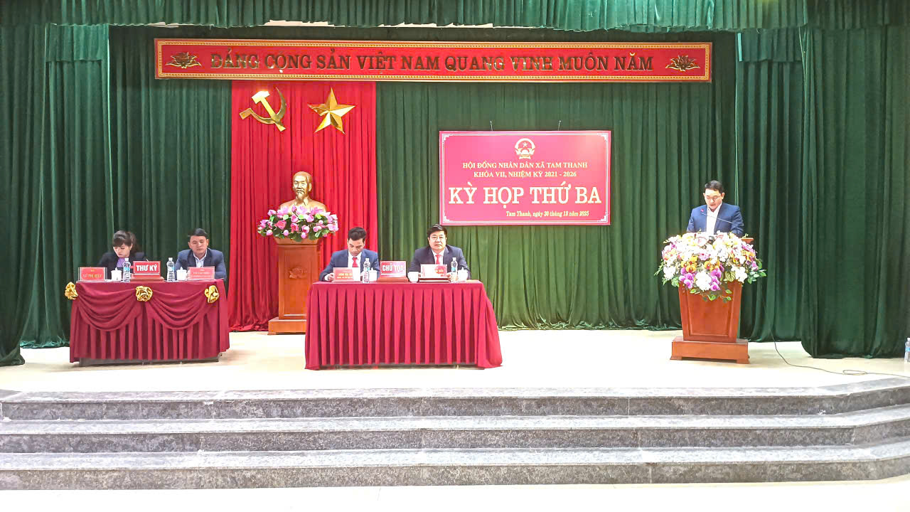 C:\Users\Admin\Desktop\ảnh kỳ họp thứ 3\z7379899817204_fc567a7ab5014ef4be47027b0cfd1592.jpg