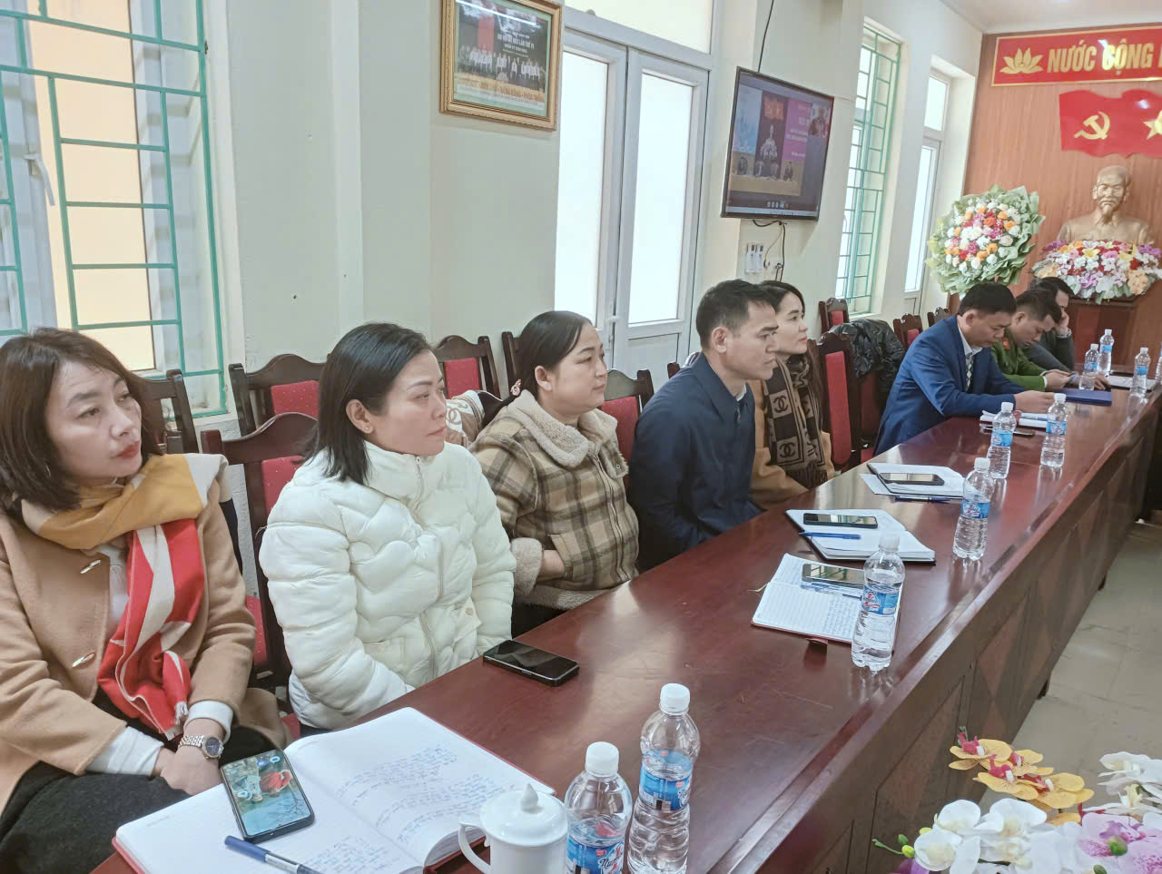 C:\Users\Admin\Desktop\Ảnh HN trực tuyến\z7415639534991_8676e0babf9016c57492ca6b6b4b0237.jpg