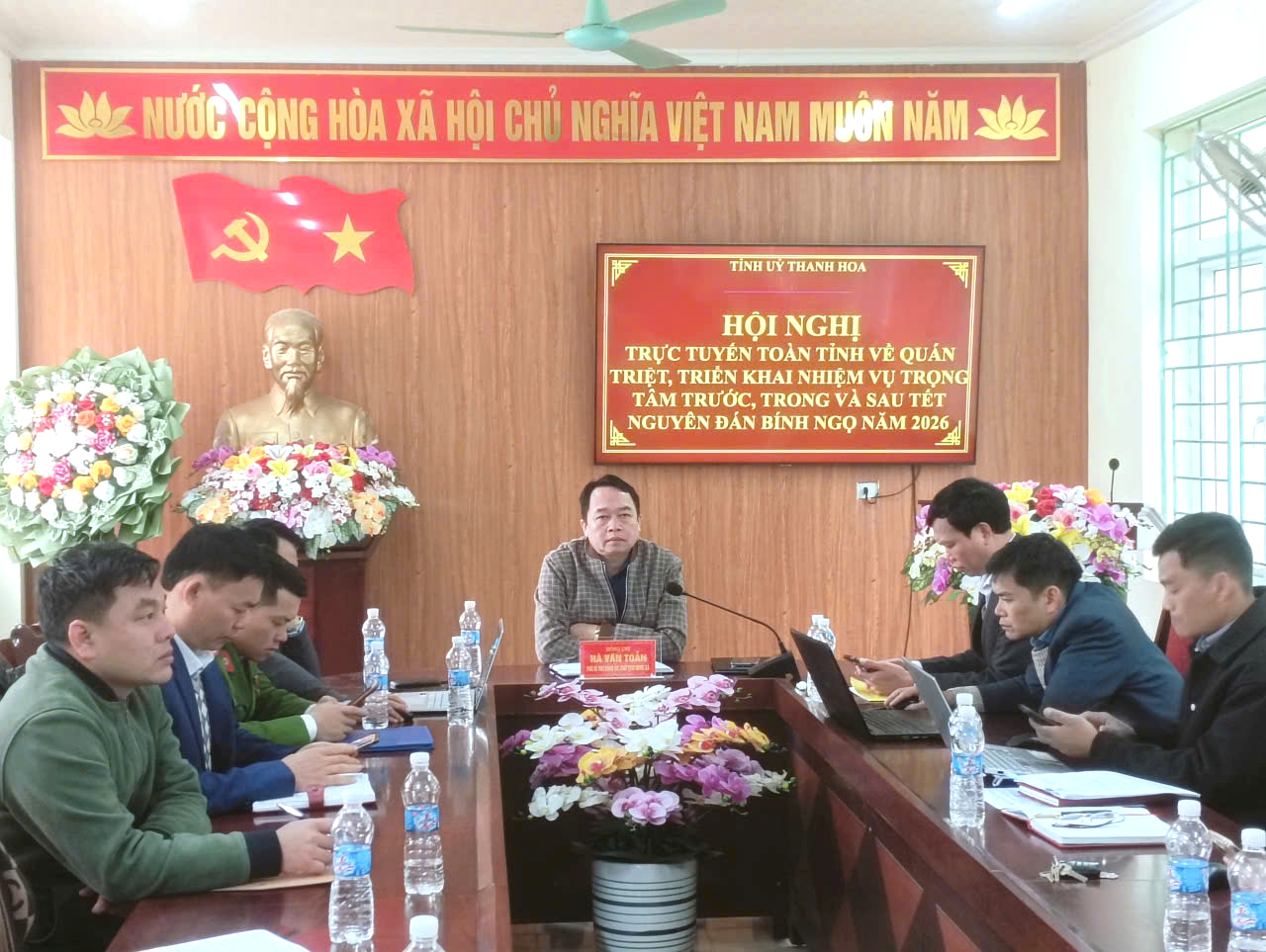 C:\Users\Admin\Desktop\Ảnh HN trực tuyến\z7415639542565_2c9e19b89540c4ea2f36a669d0c00444.jpg