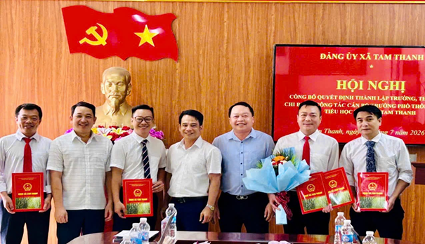 Hội nghị công bố Quyết định thành lập và công tác cán bộ Trường PTNT TH&amp;THCS Tam Thanh