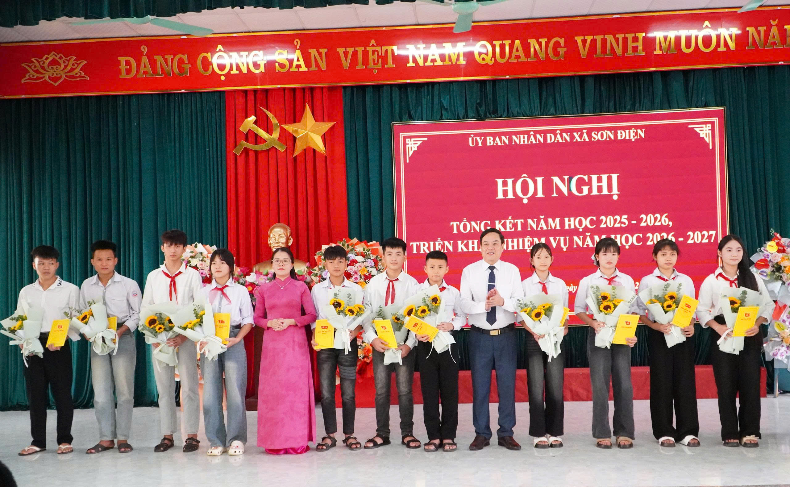 Anh-tin-bai