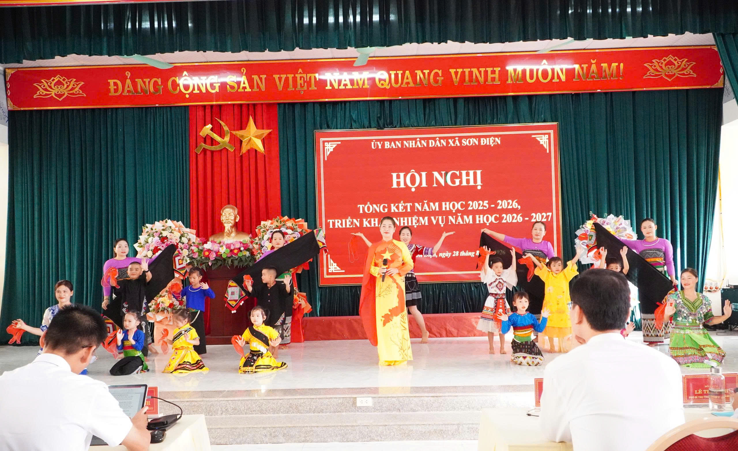 Anh-tin-bai