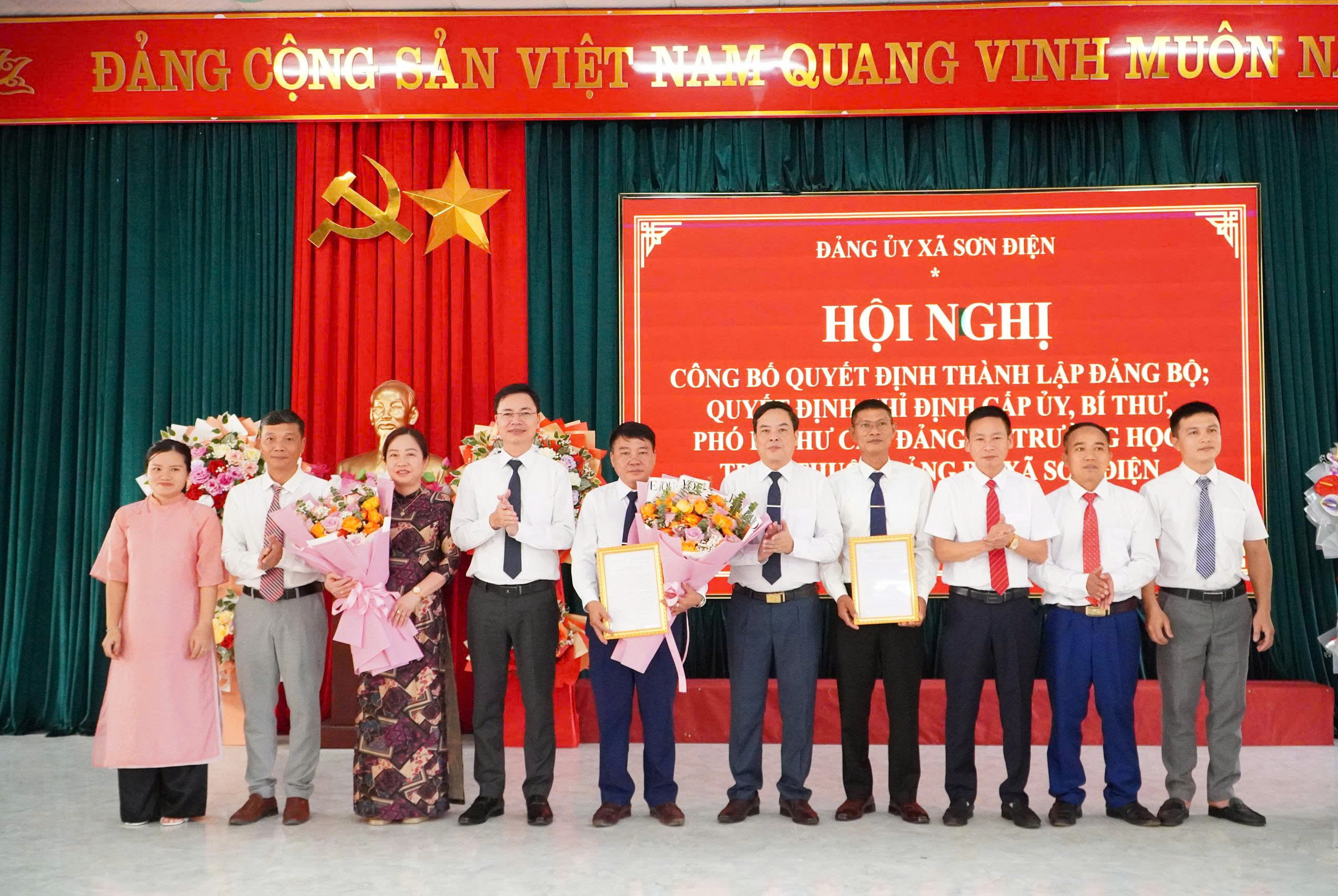 Anh-tin-bai