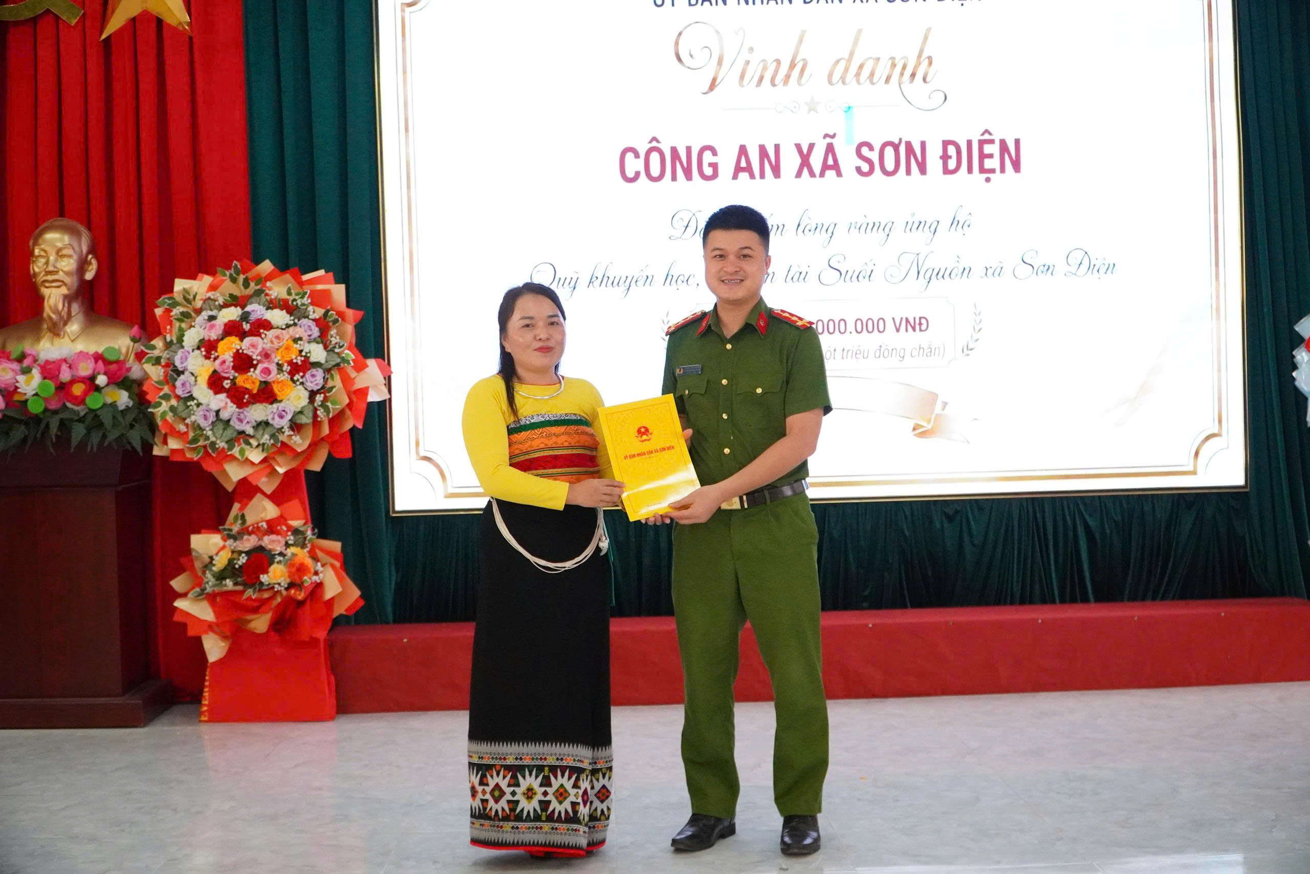 Anh-tin-bai