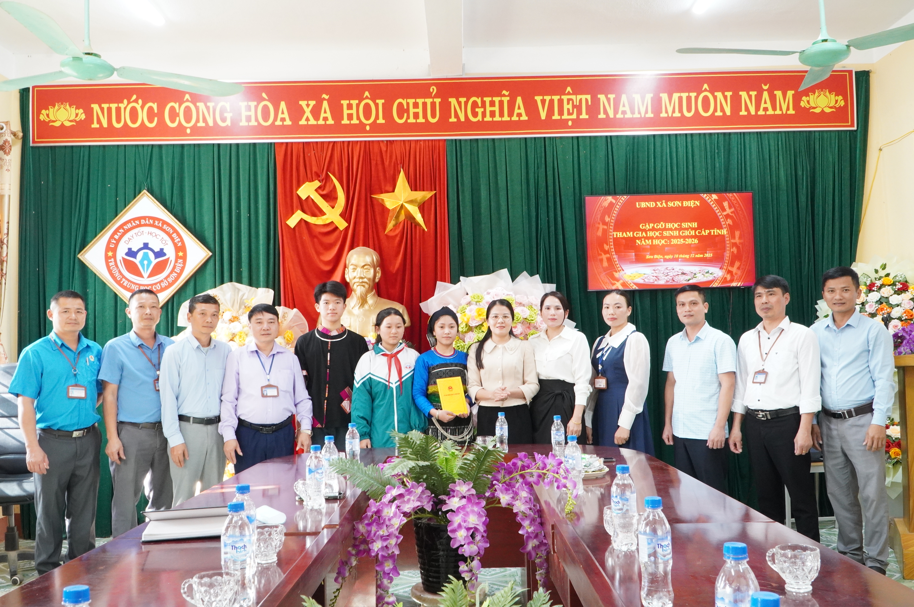 Anh-tin-bai