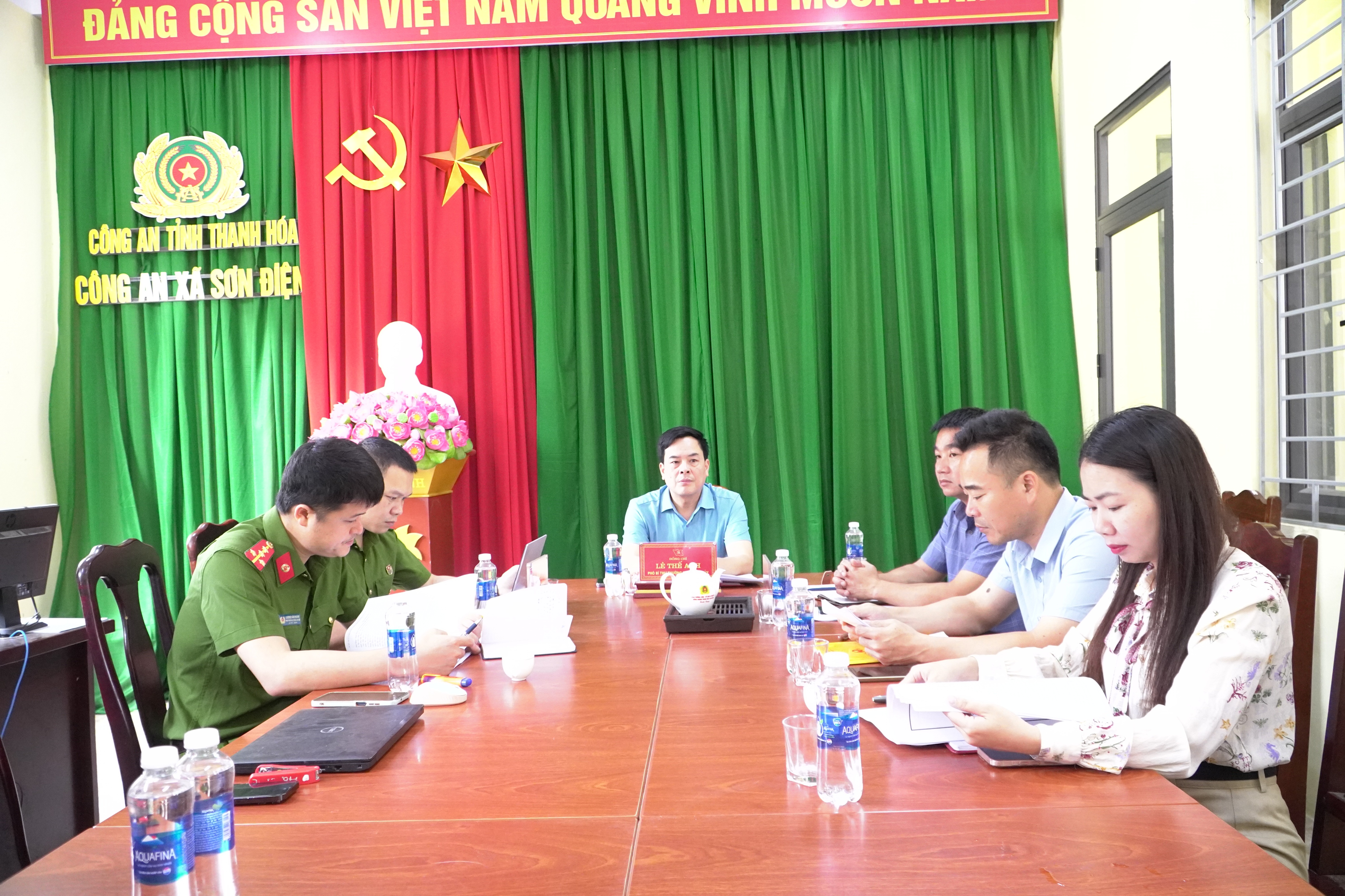 Anh-tin-bai