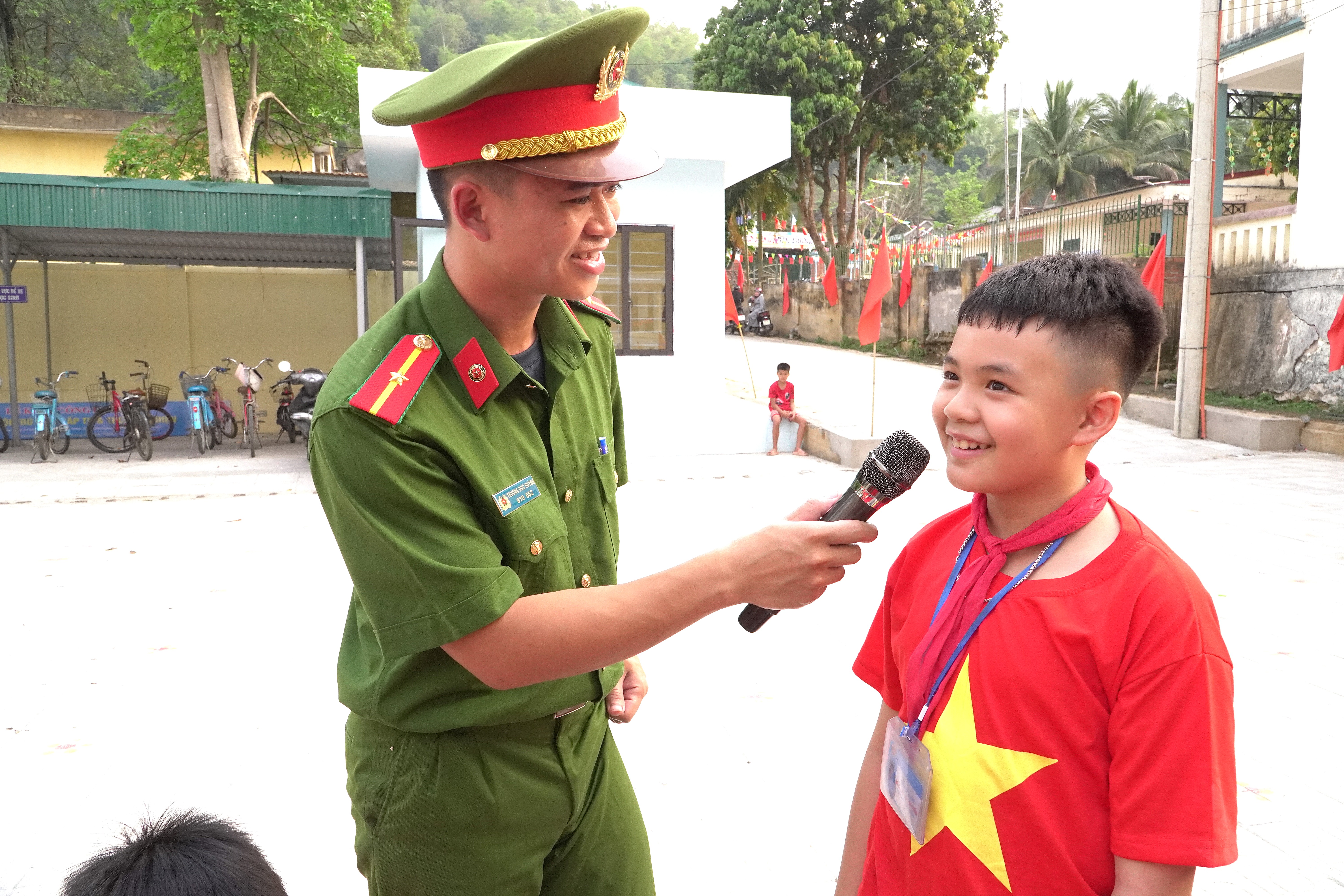 Anh-tin-bai
