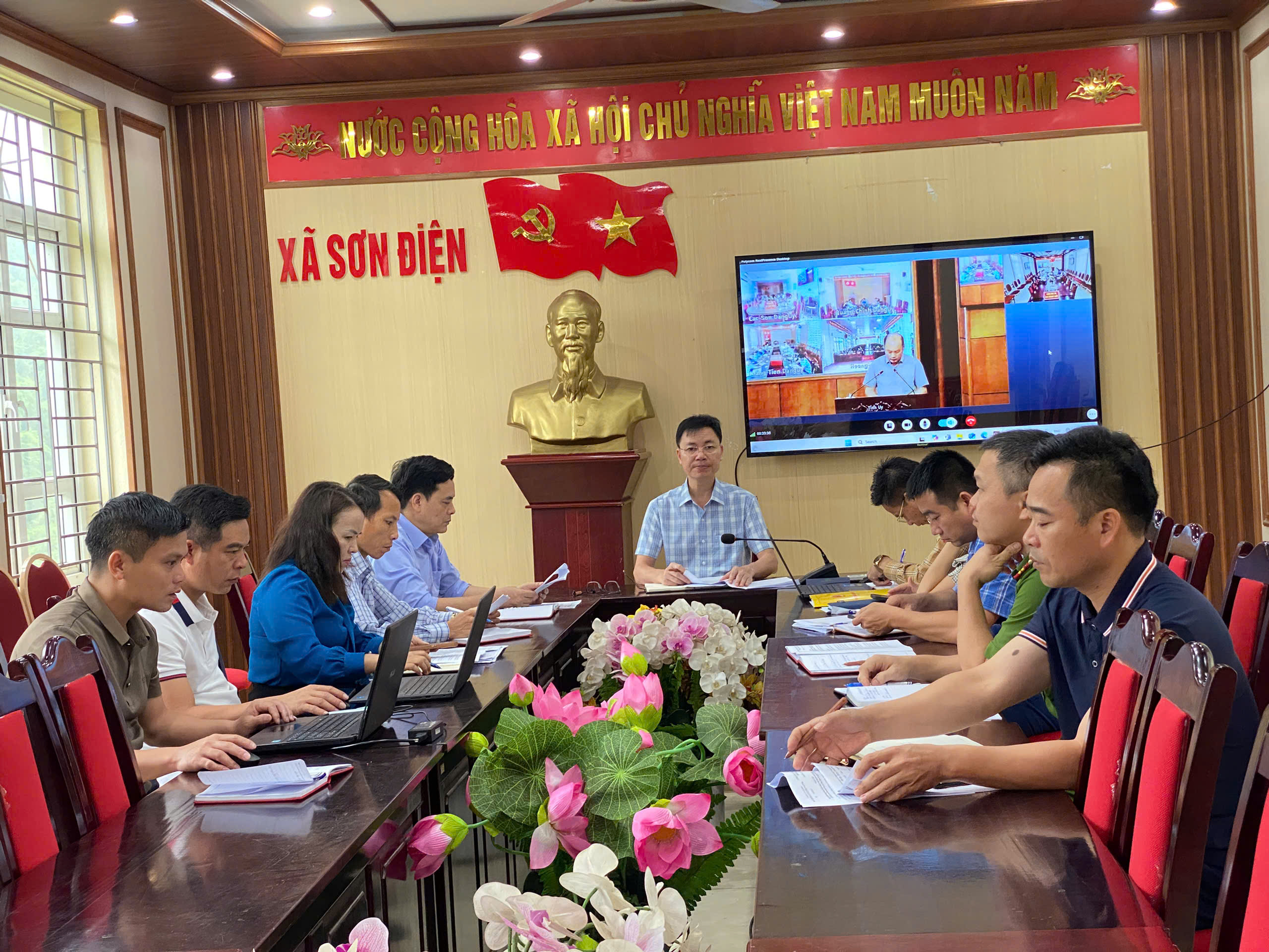 Anh-tin-bai