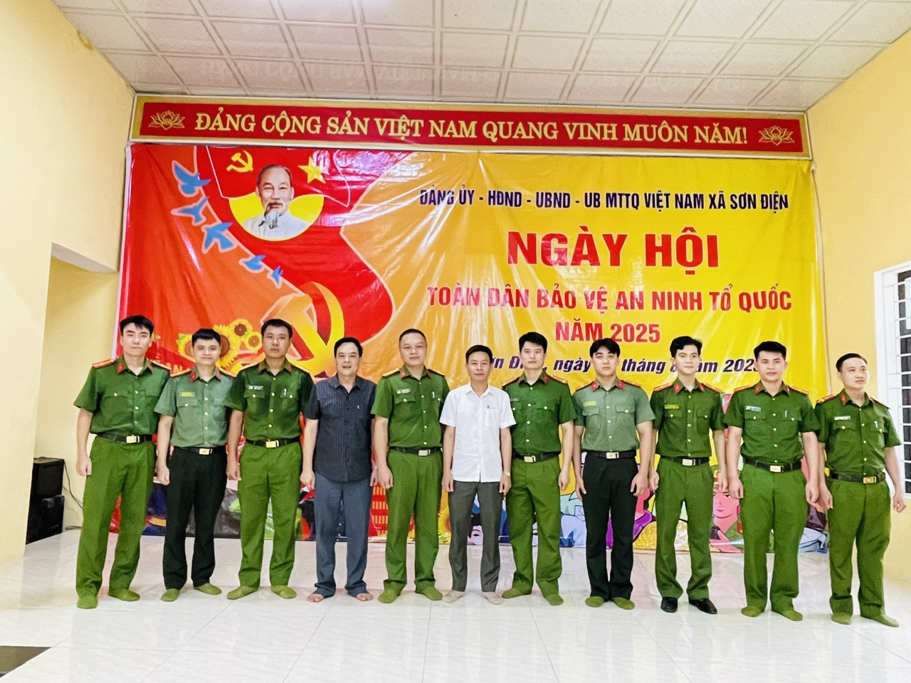 Anh-tin-bai