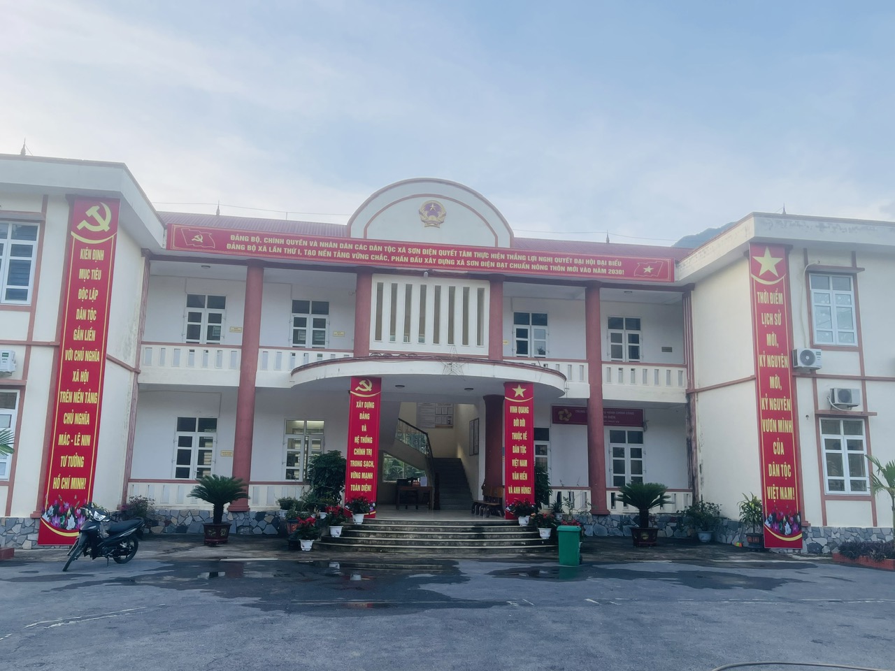 Anh-tin-bai