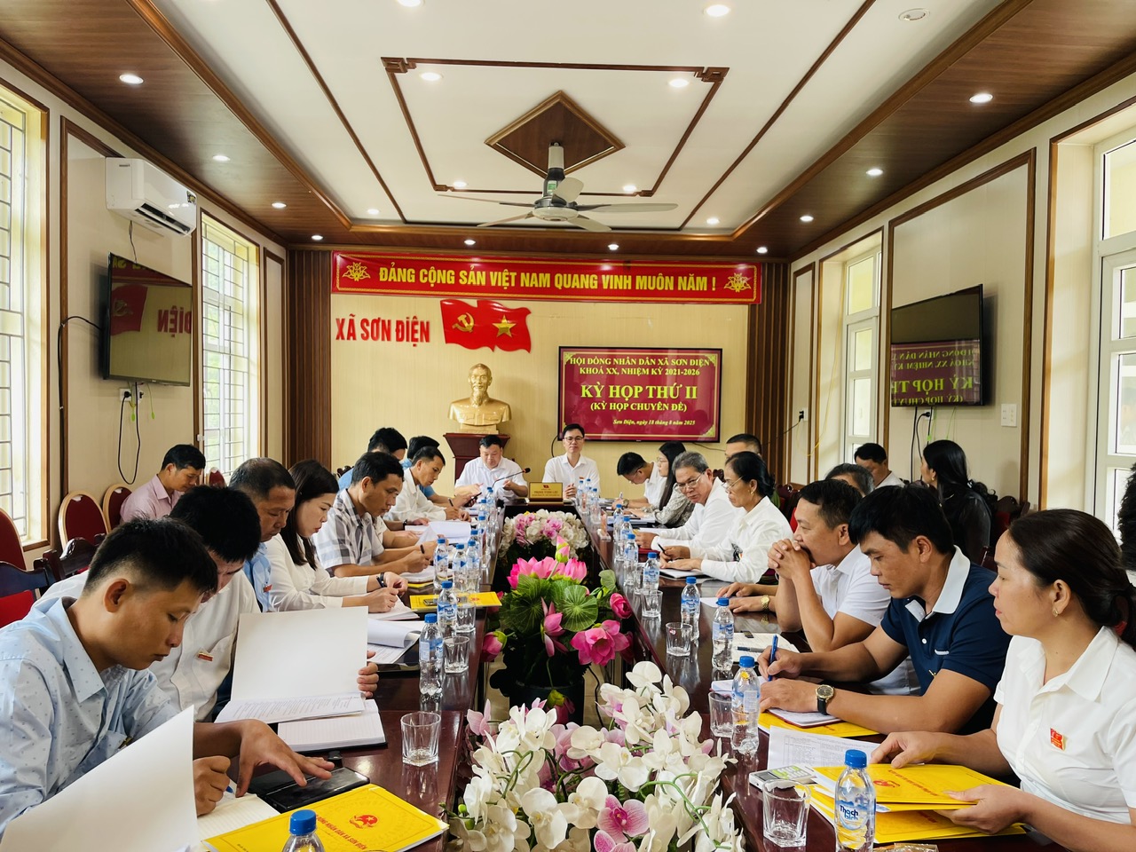 Anh-tin-bai