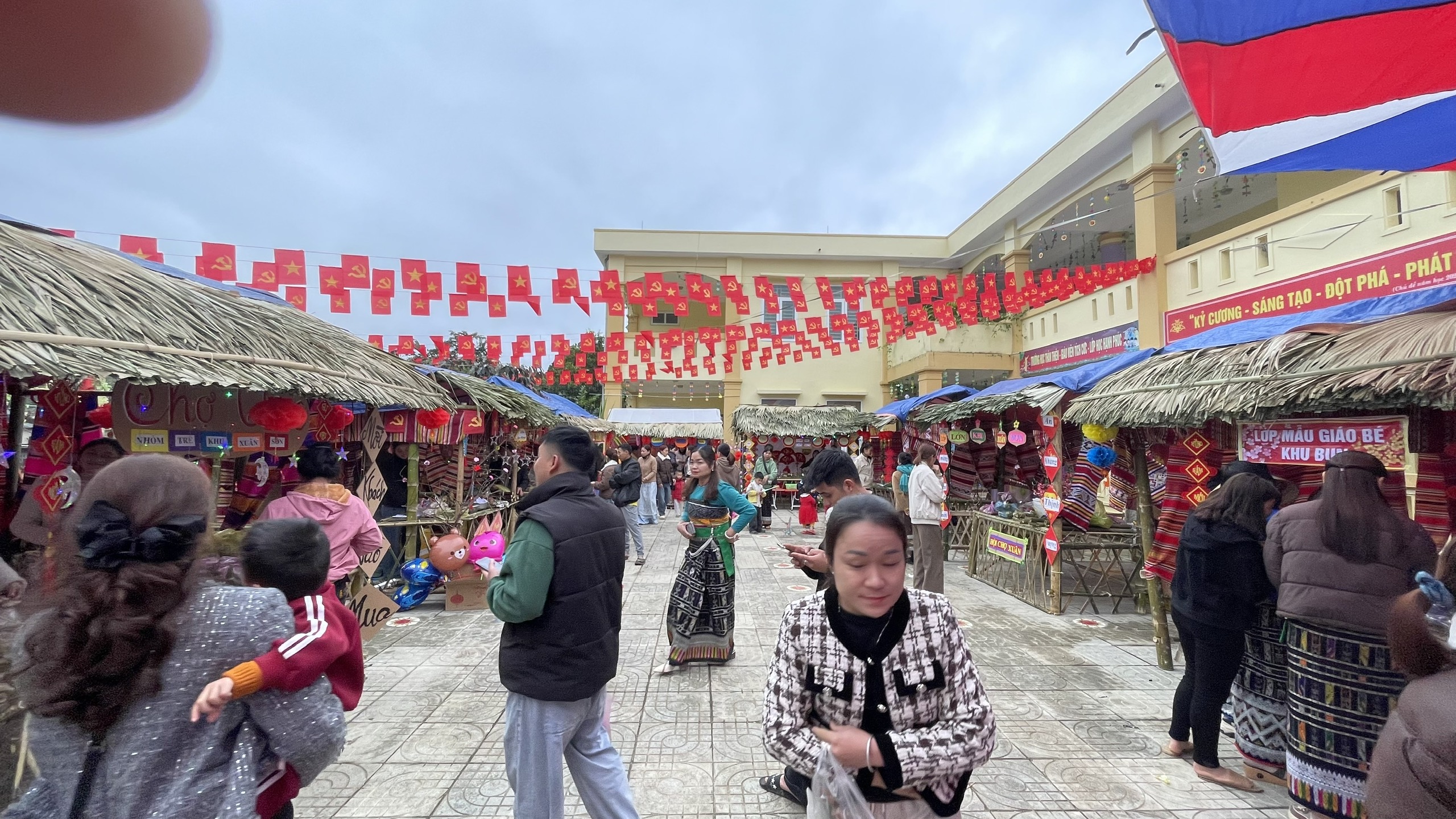 Anh-tin-bai