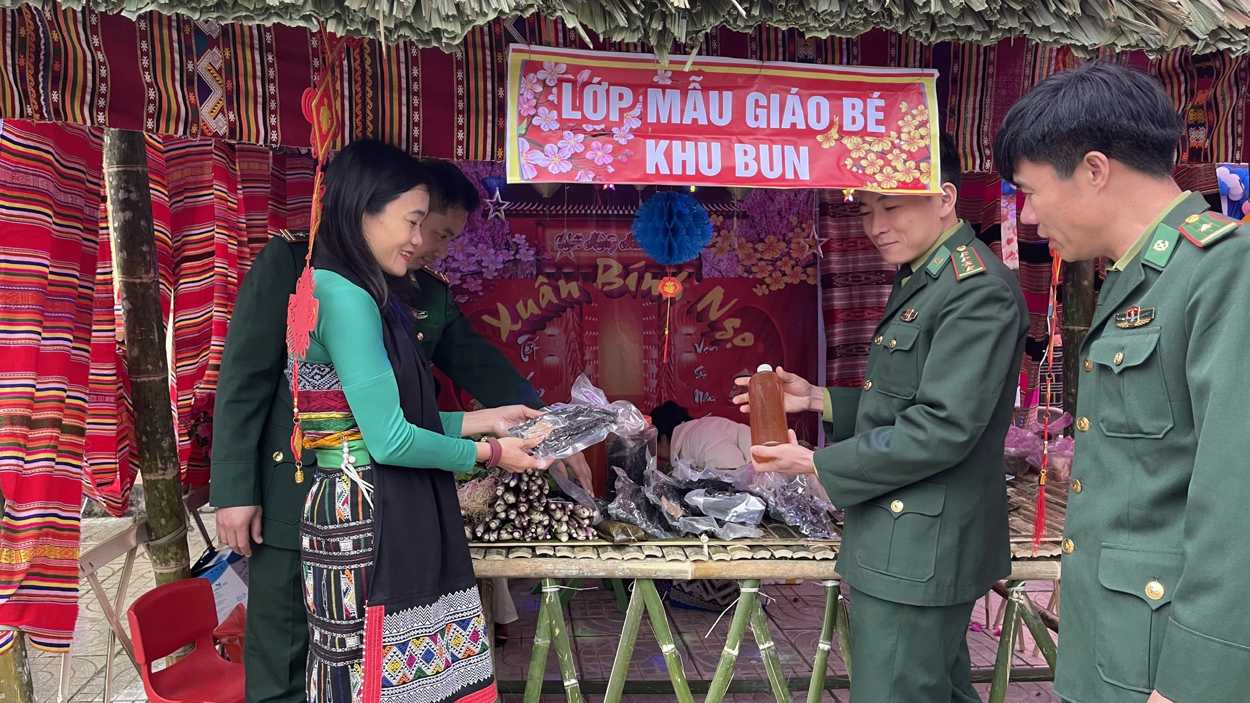 Anh-tin-bai