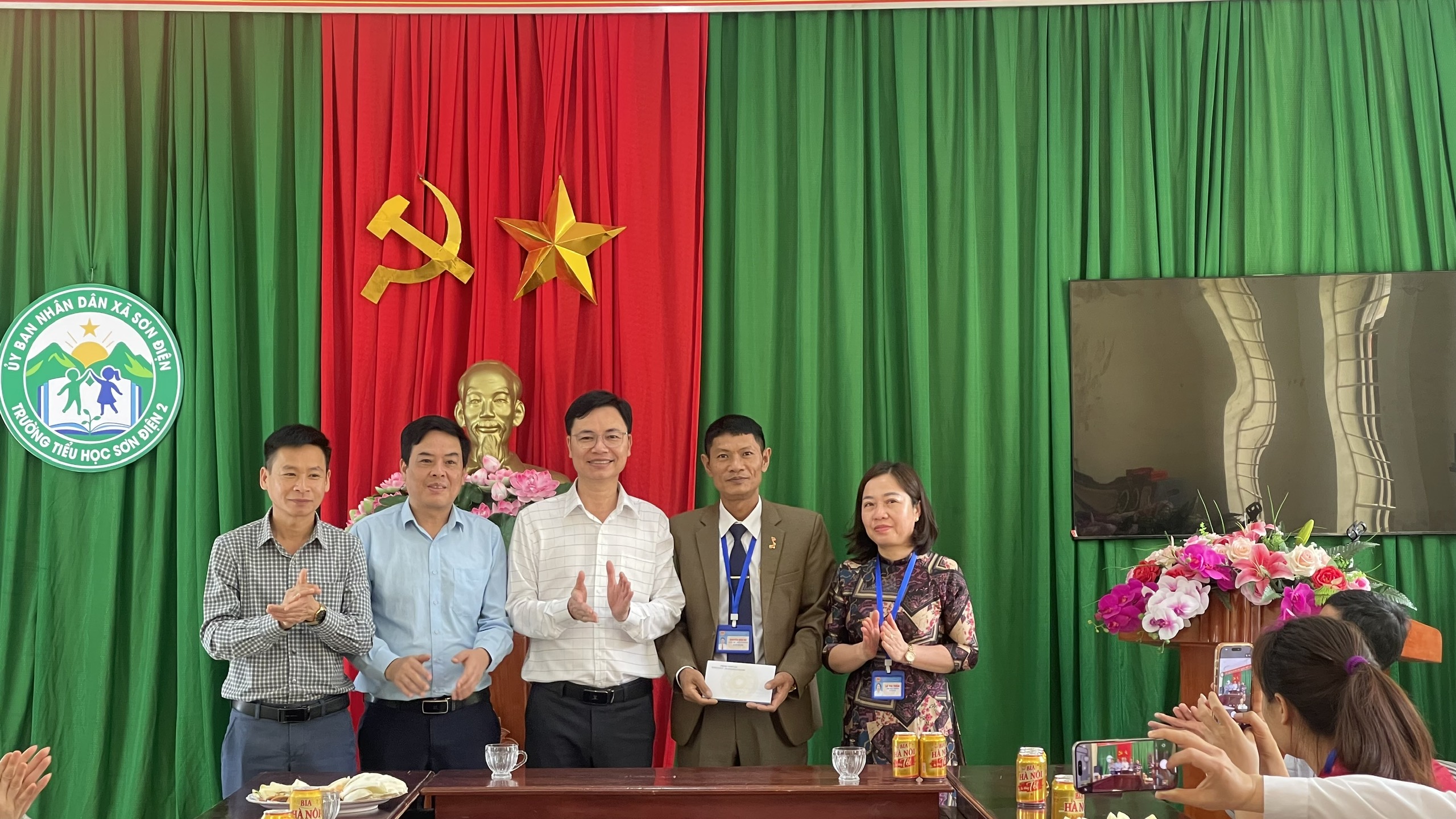 Anh-tin-bai
